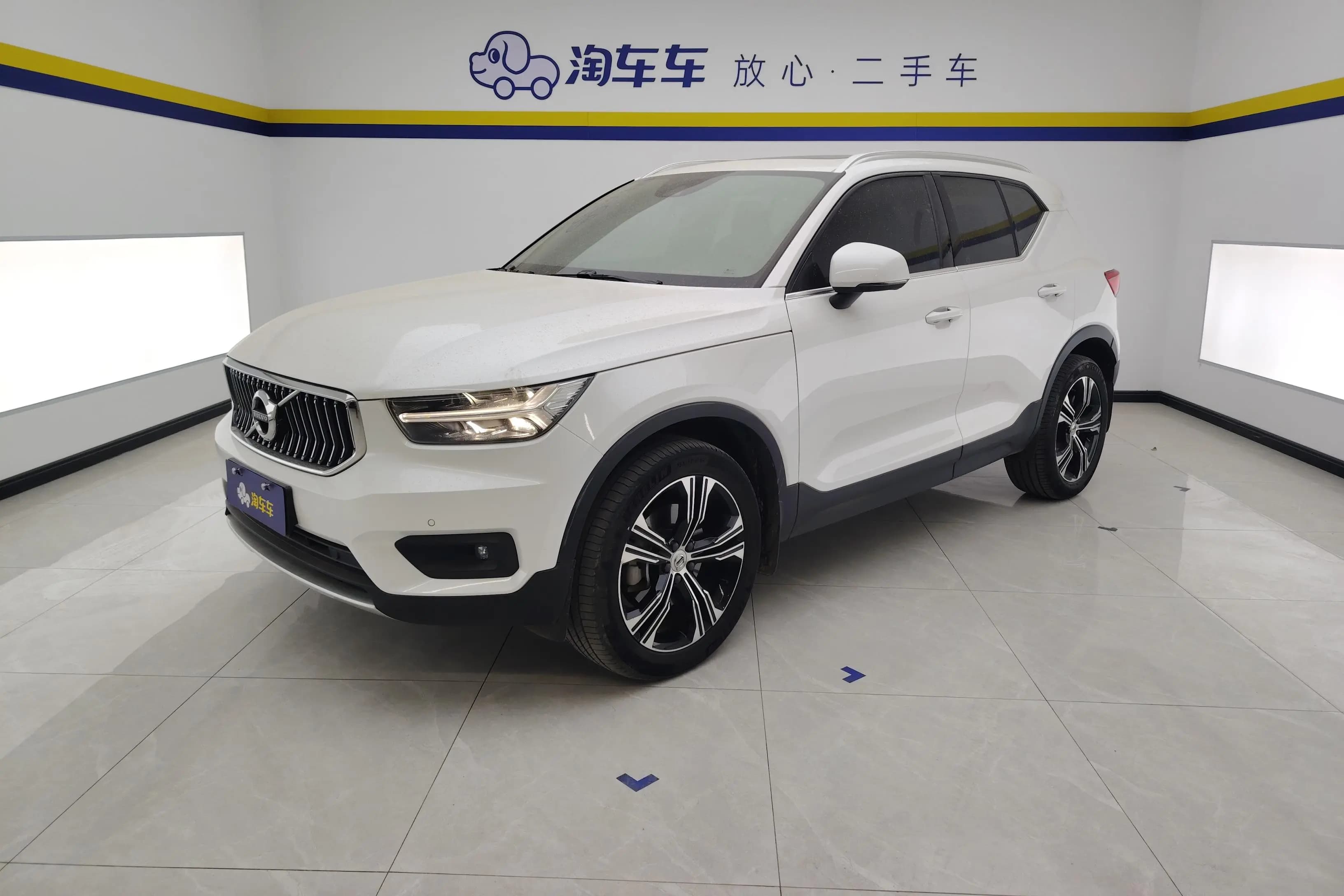 Volvo XC40 2021 г. 49374 км.