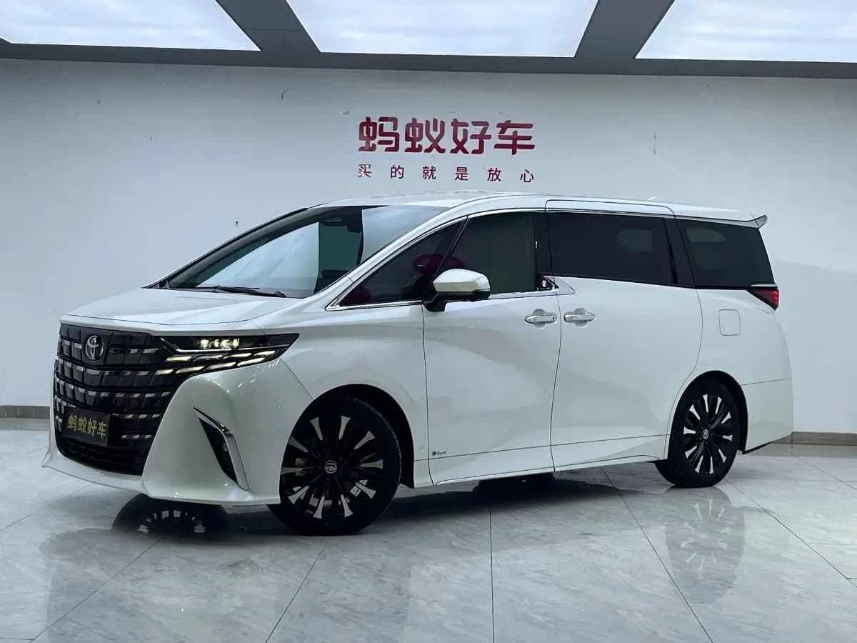 Toyota Alphard 2023 г. 50012 км.
