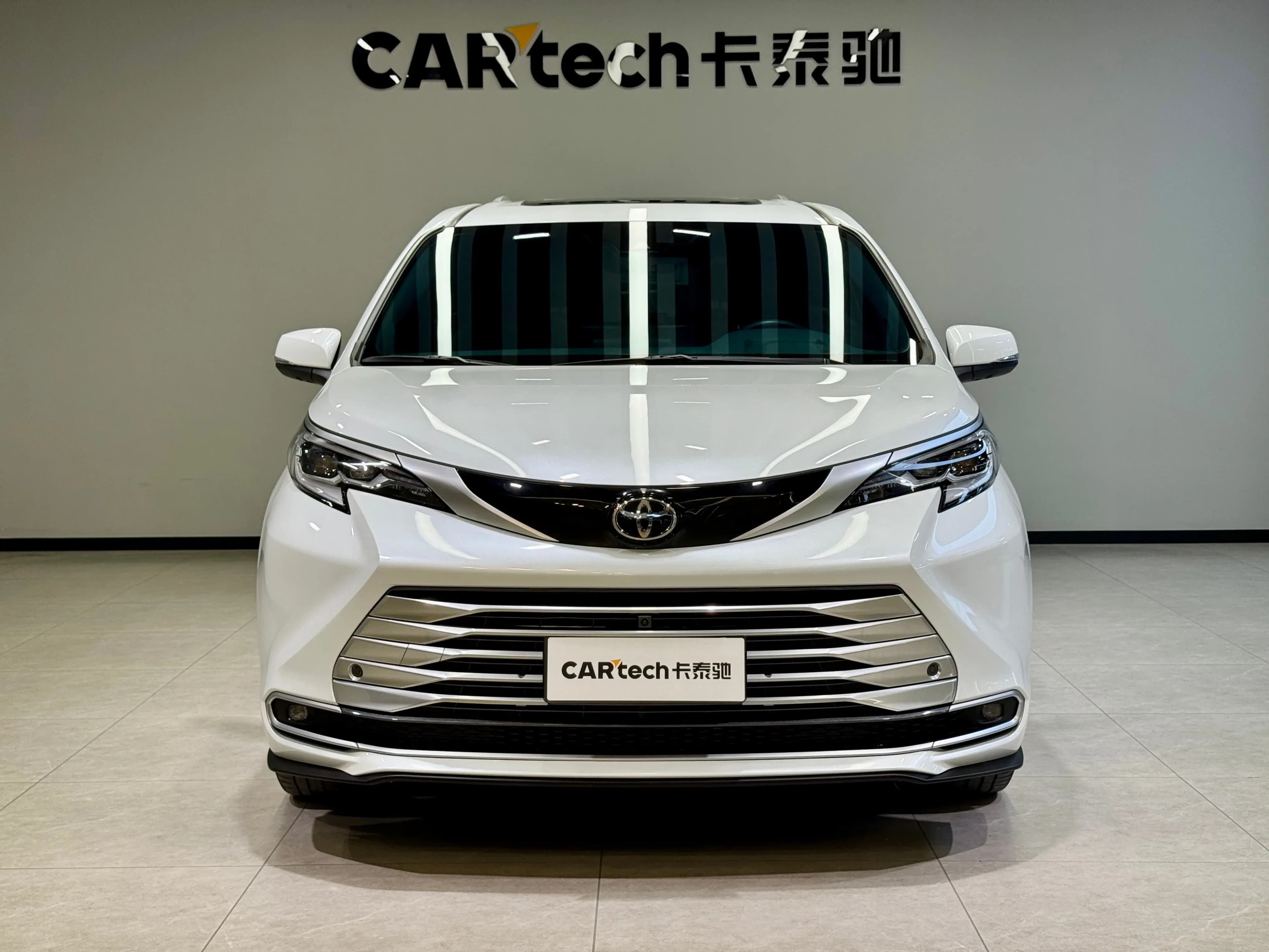 Toyota Sienna 2024 г. 24055 км.