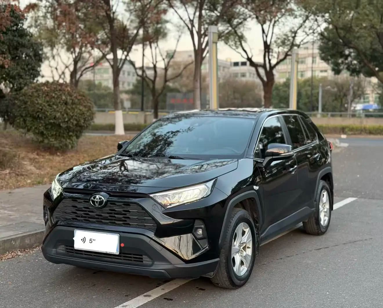 Toyota RAV4 2023 г. 35115 км.