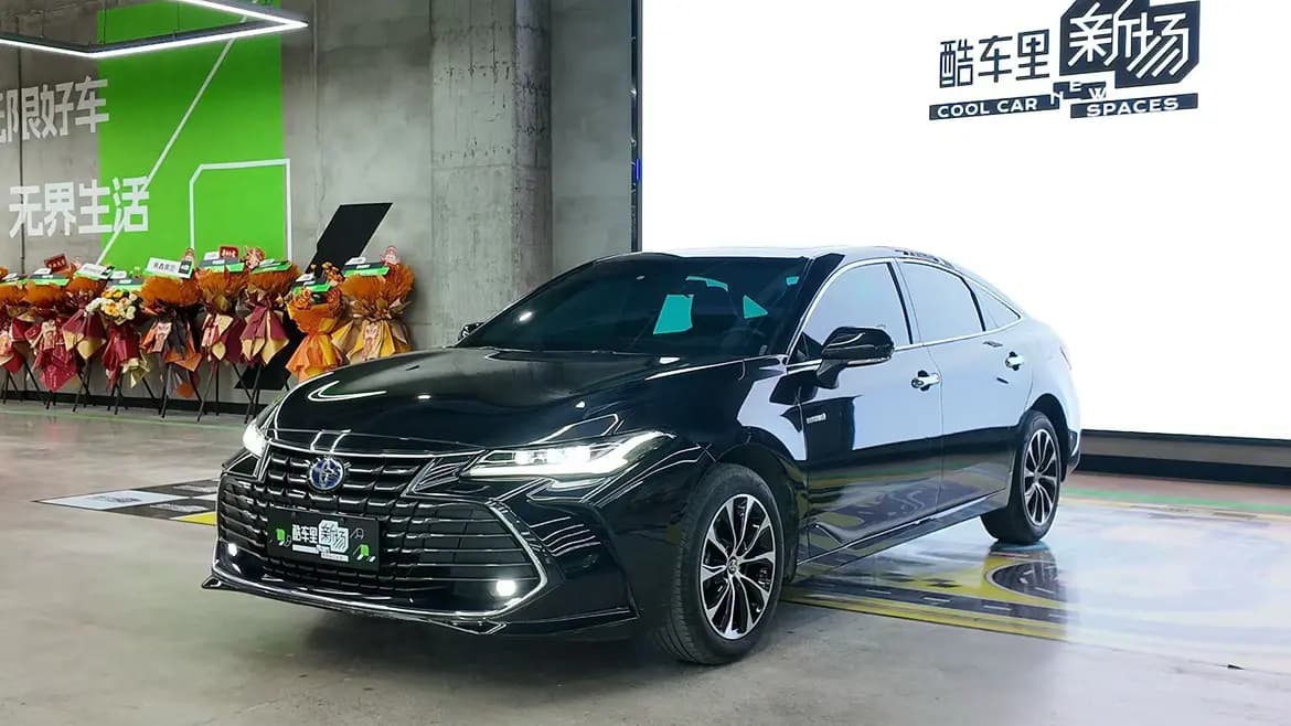 Toyota Avalon 2023 г. 37003 км.