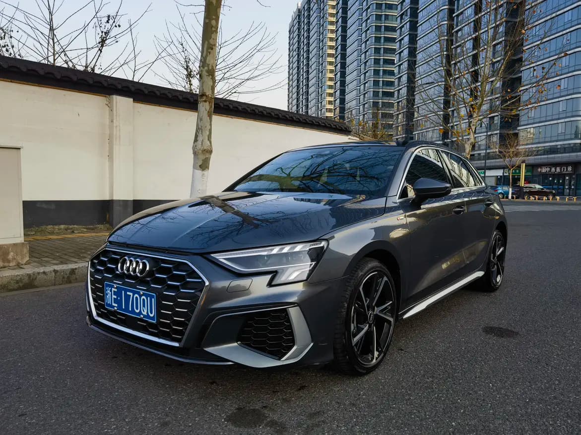 Audi A3 2024 г. 14078 км.