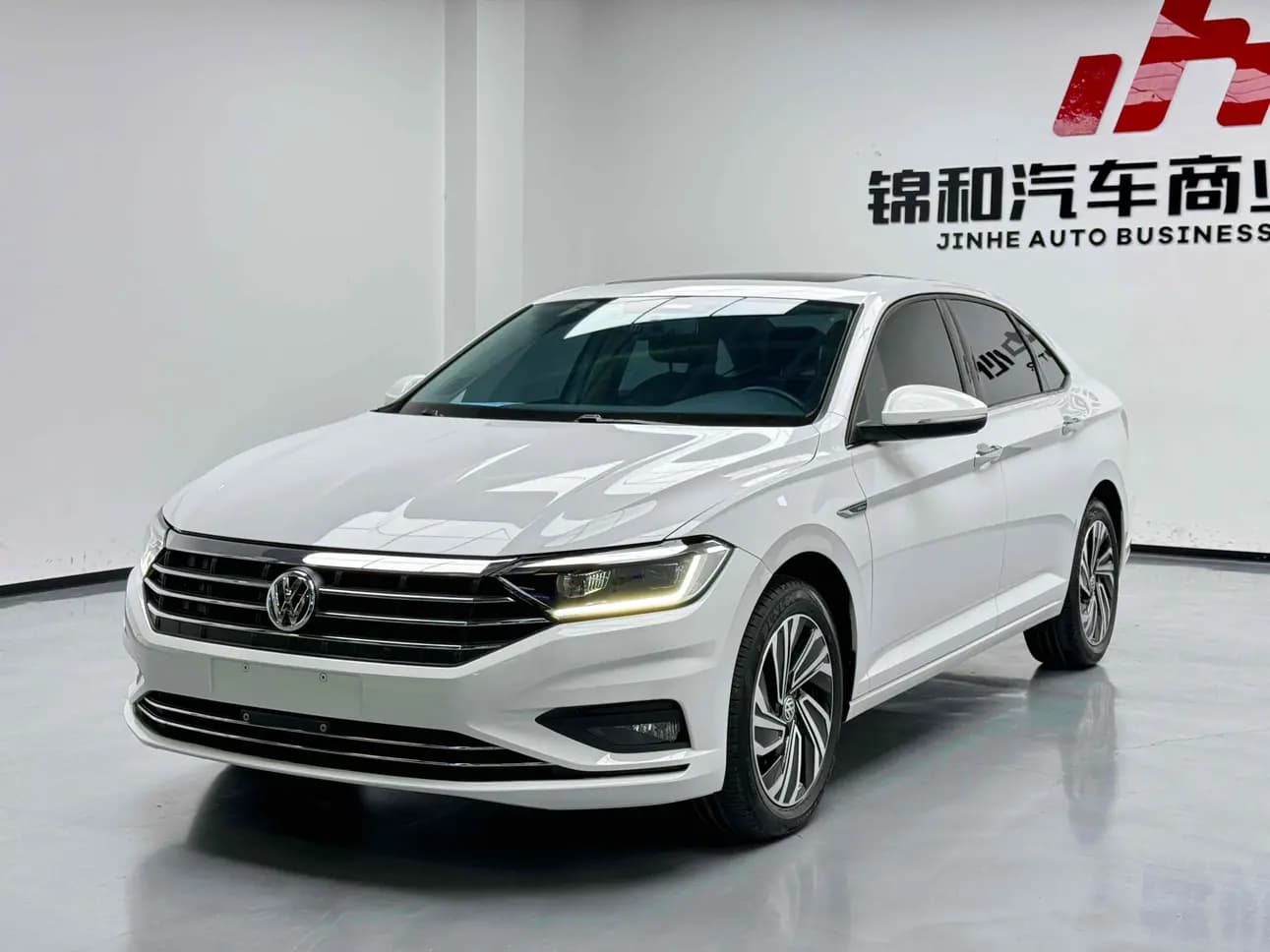Volkswagen Sagitar 2022 г. 35083 км.