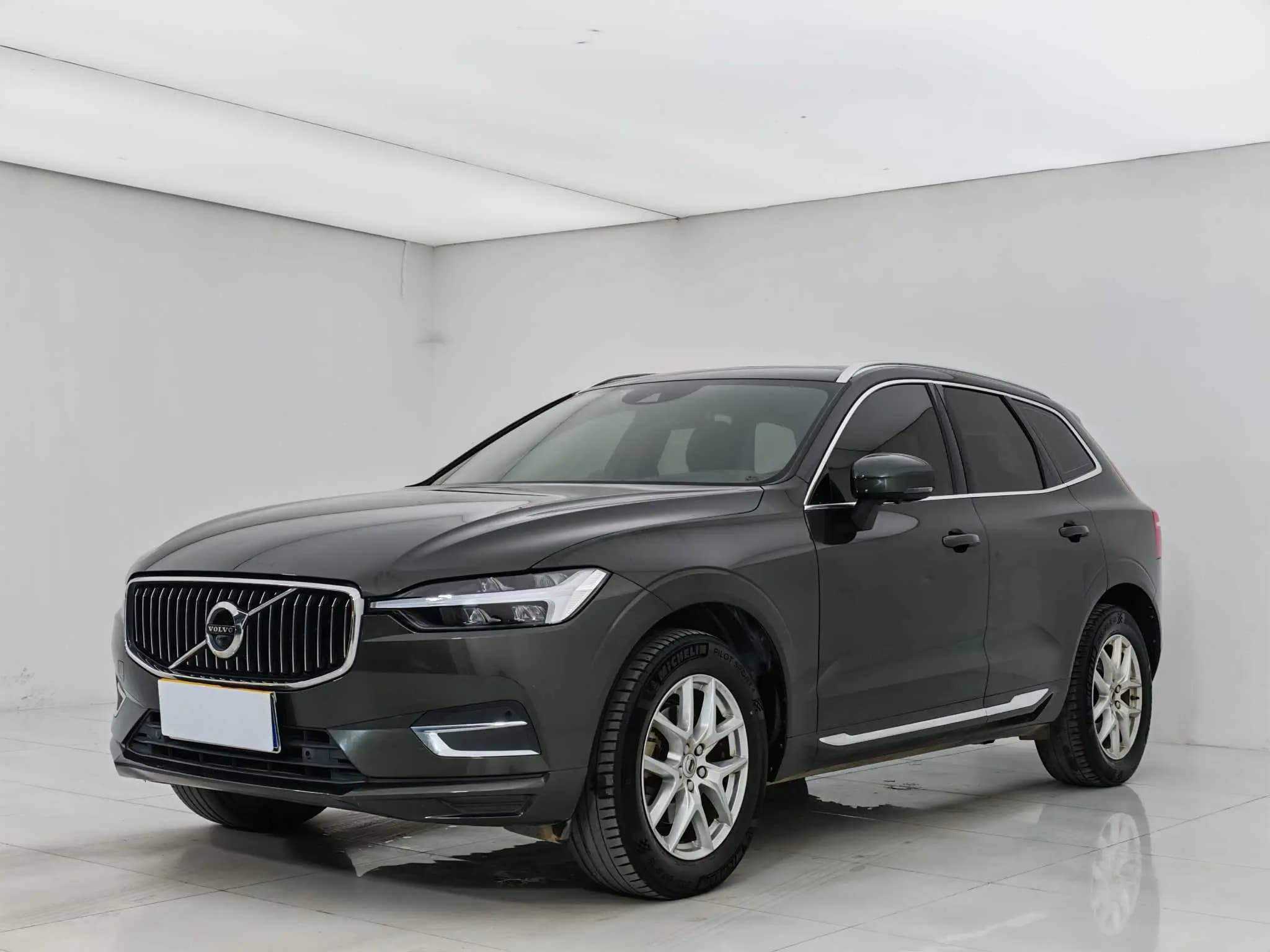 Volvo XC60 2021 г. 87101 км.