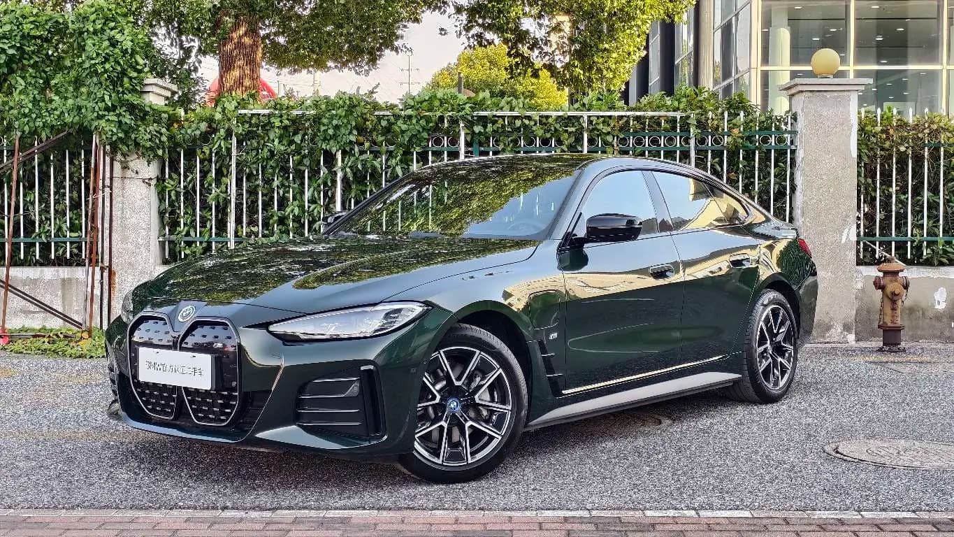 BMW i4 2023 г. 55402 км.
