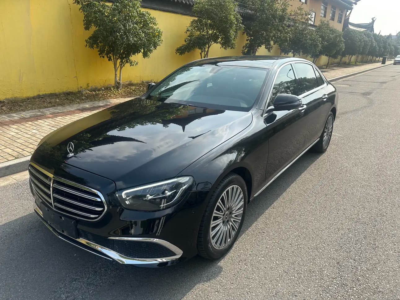 Mercedes-Benz E-Class 2021 г. 61010 км.