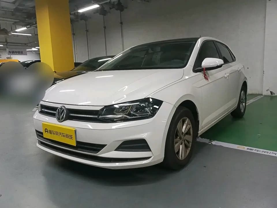 Volkswagen Polo 2021 г. 32456 км.