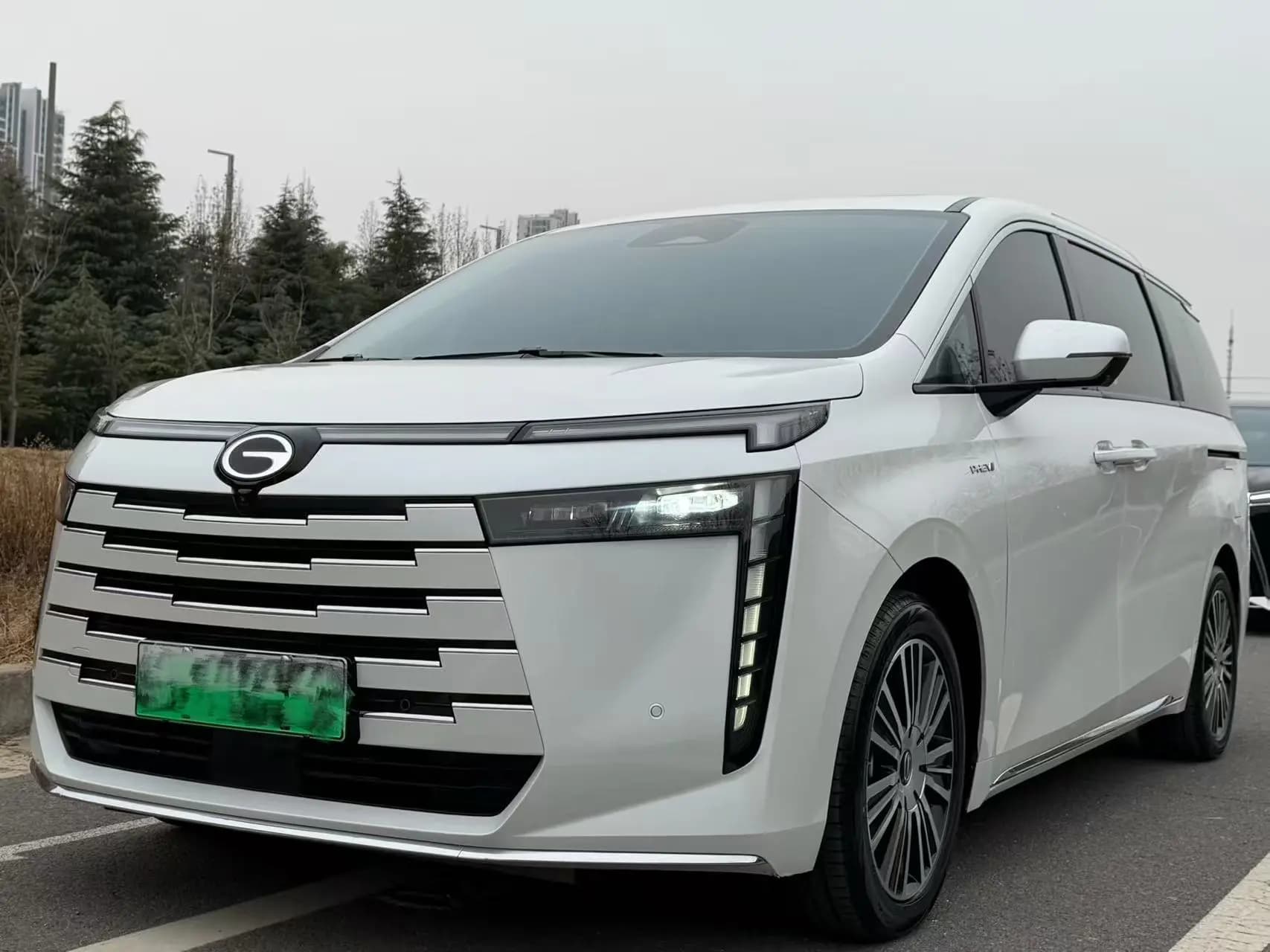 GAC Trumpchi E8 PHEV 2024 г. 20000 км.