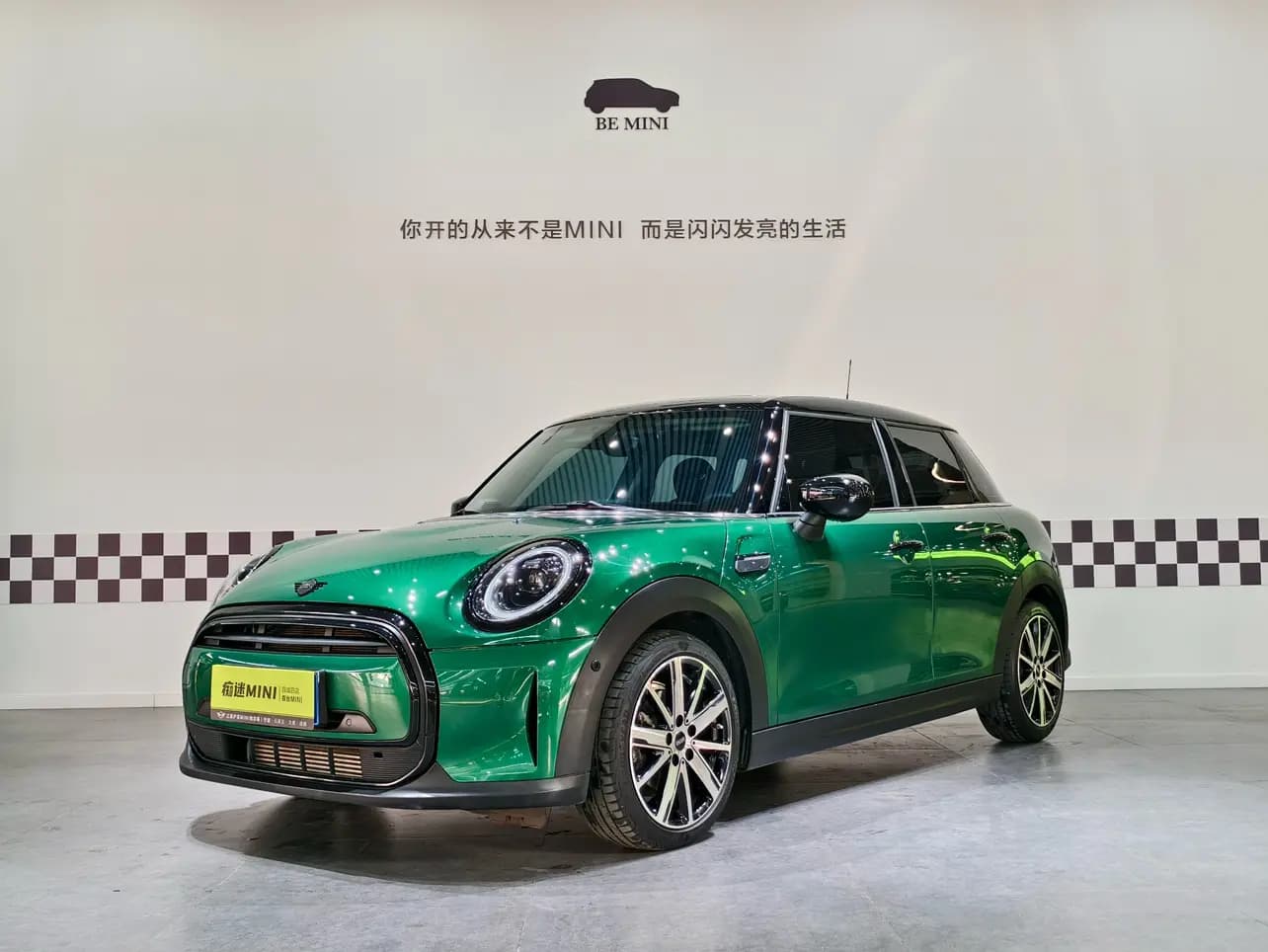 MINI 2022 г. 17006 км.