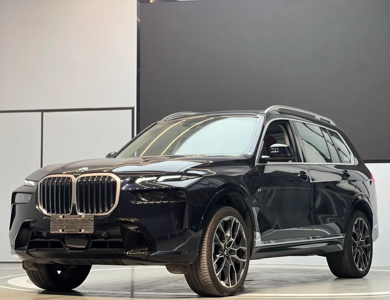 BMW X7 2024 г. 17037 км.