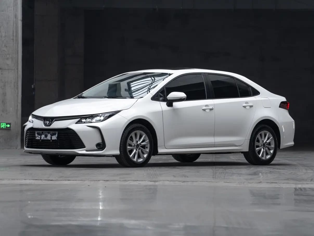 Toyota Corolla 2023 г. 11000 км.