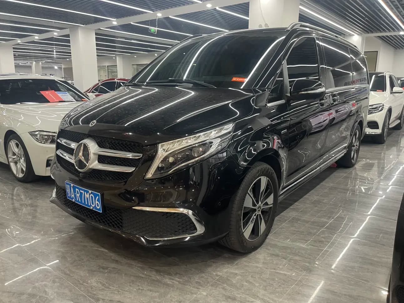 Mercedes-Benz Mercedes Benz V Class 2022 г. 60054 км.