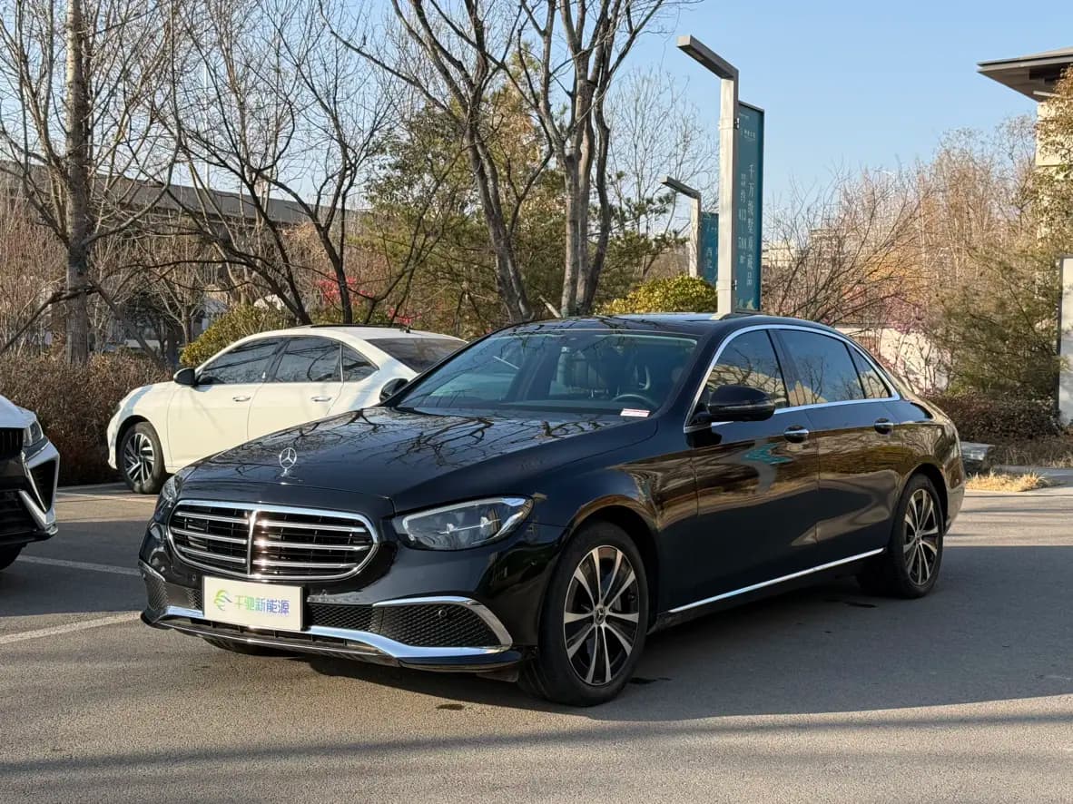 Mercedes-Benz E-Class PHEV 2022 г. 57130 км.