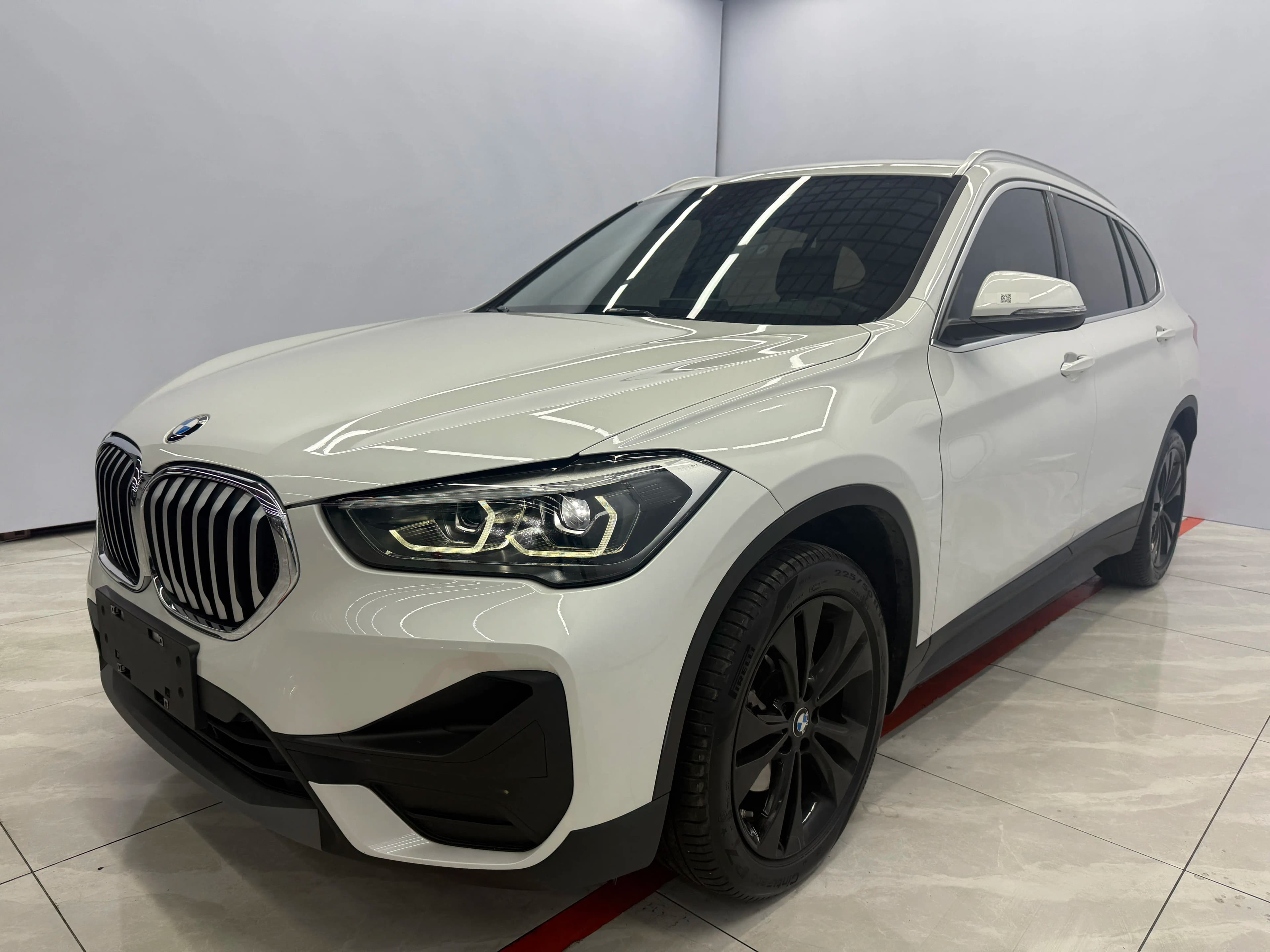 BMW X1 2021 г. 39022 км.