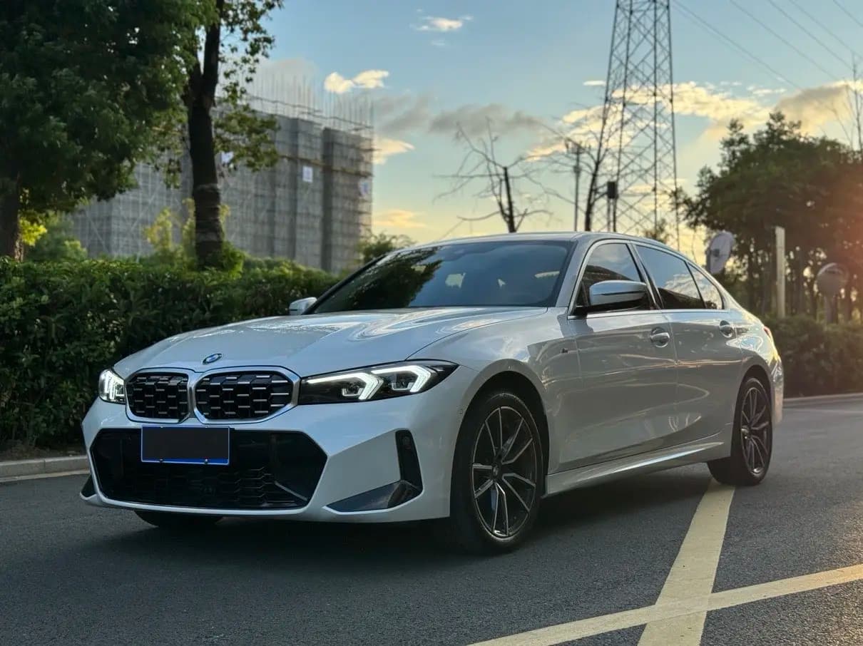 BMW 3 Series 2023 г. 40148 км.