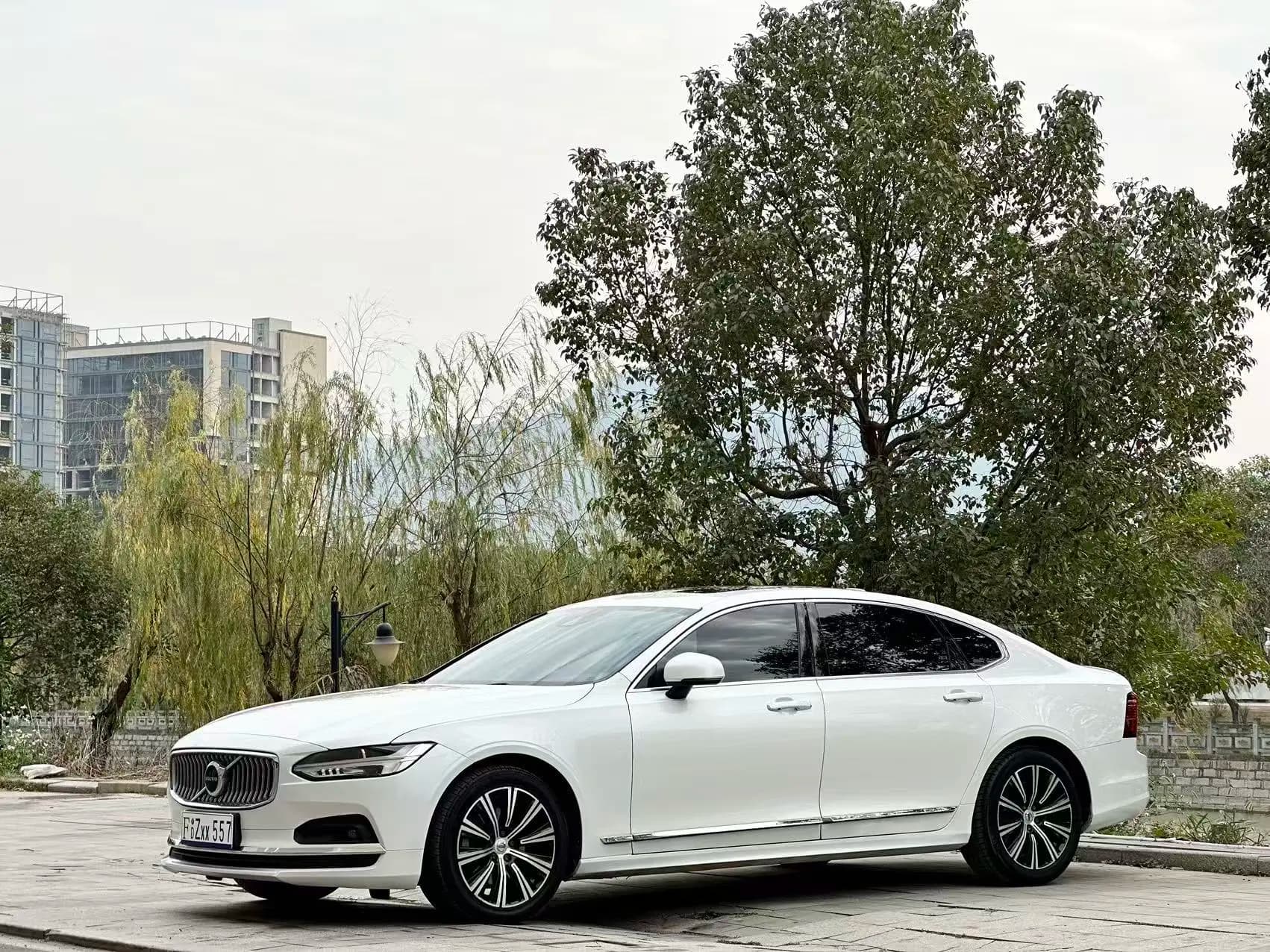 Volvo S90 2021 г. 94921 км.