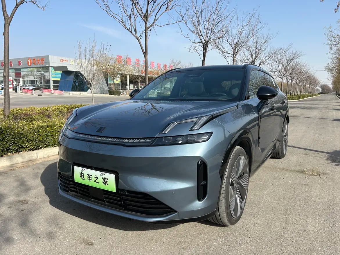 Lynk & Co 08 EM-P 2025 г. 12287 км.