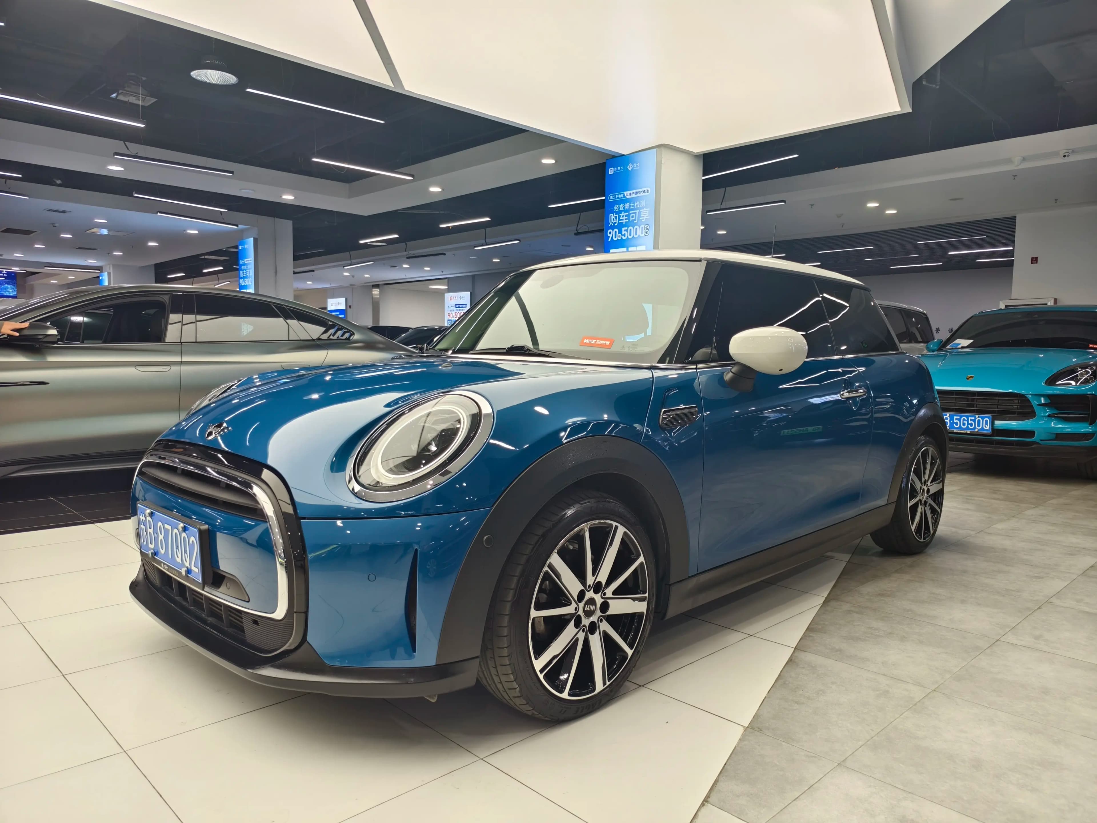 MINI 2022 г. 22000 км.