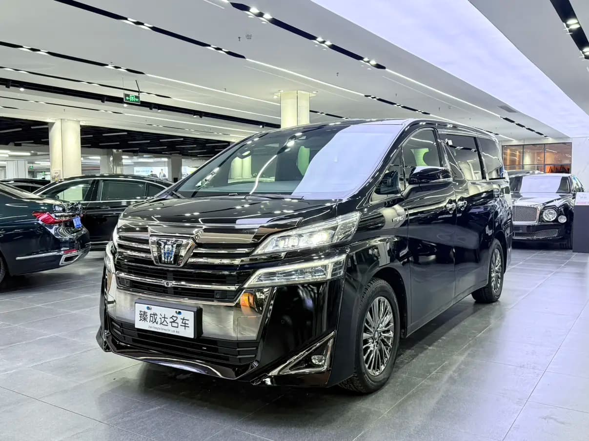 Toyota Crown Wellfire 2022 г. 33074 км.