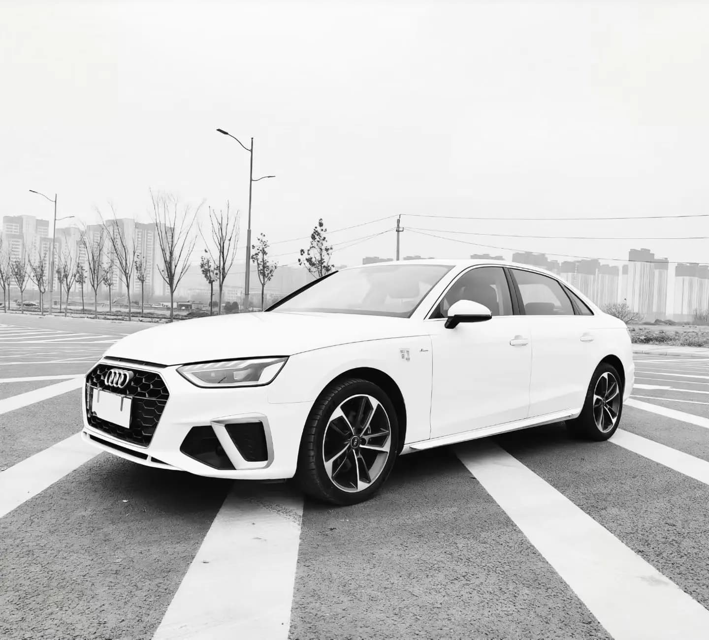 Audi A4L 2023 г. 70139 км.