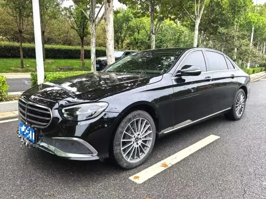 Mercedes-Benz E-Class 2023 г. 50042 км.