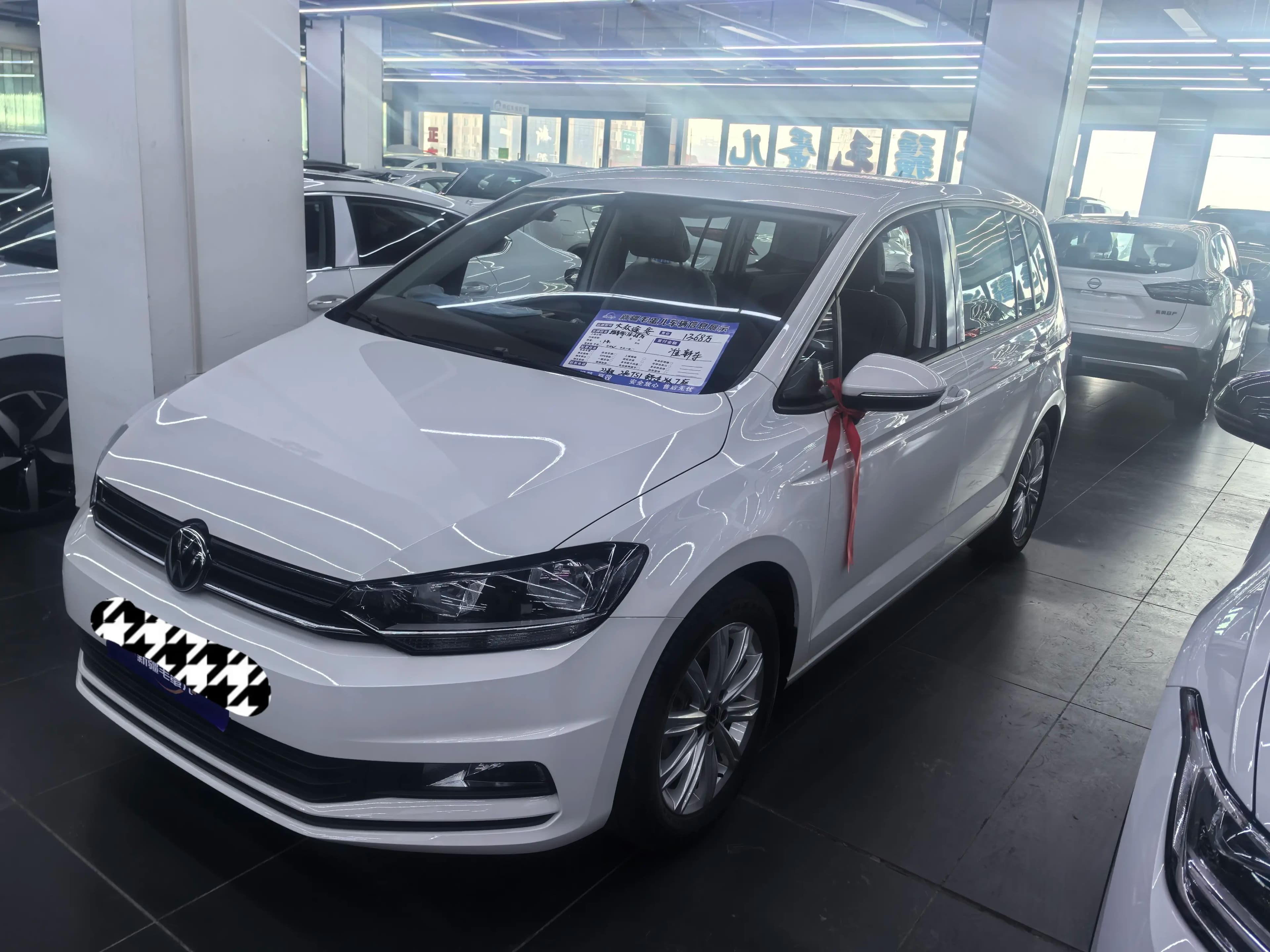 Volkswagen Touran L 2025 г. 475 км.