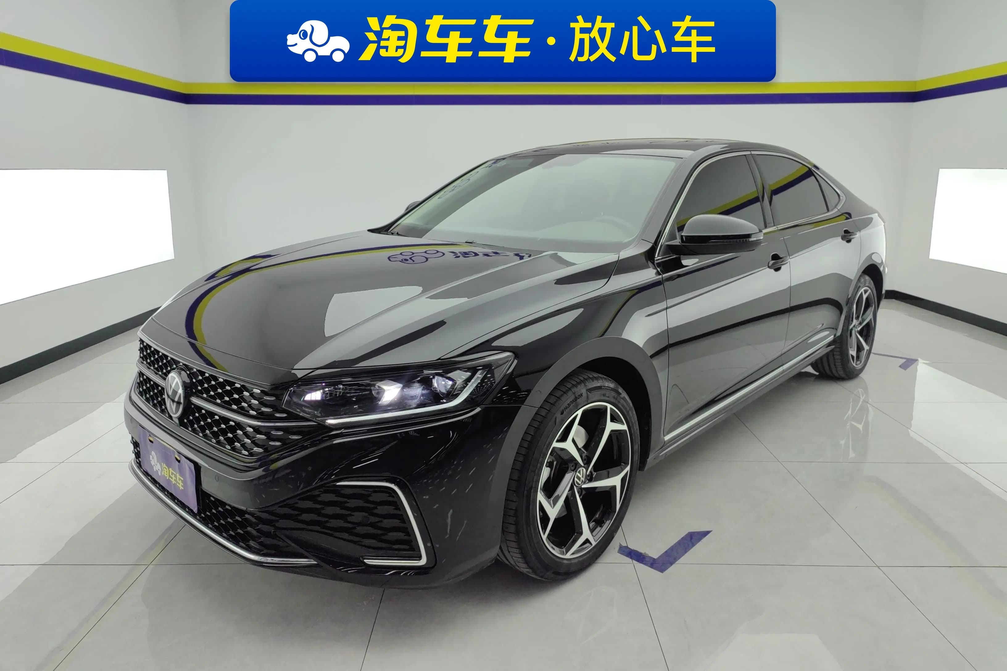 Volkswagen Passat 2024 г. 12811 км.