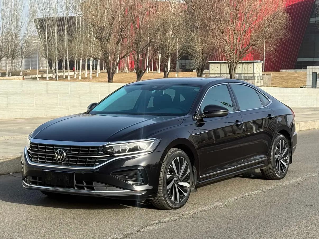 Volkswagen Passat 2021 г. 120120 км.