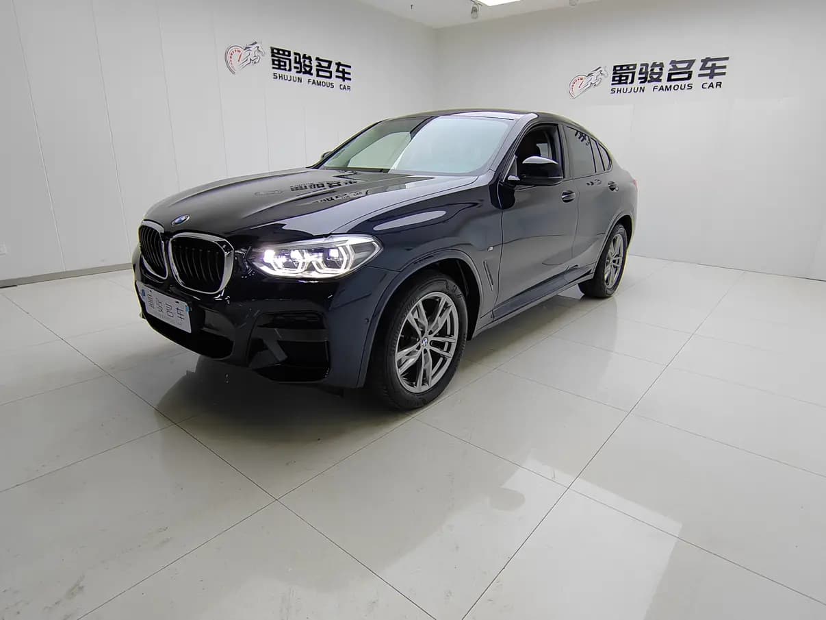 BMW X4 2021 г. 46602 км.