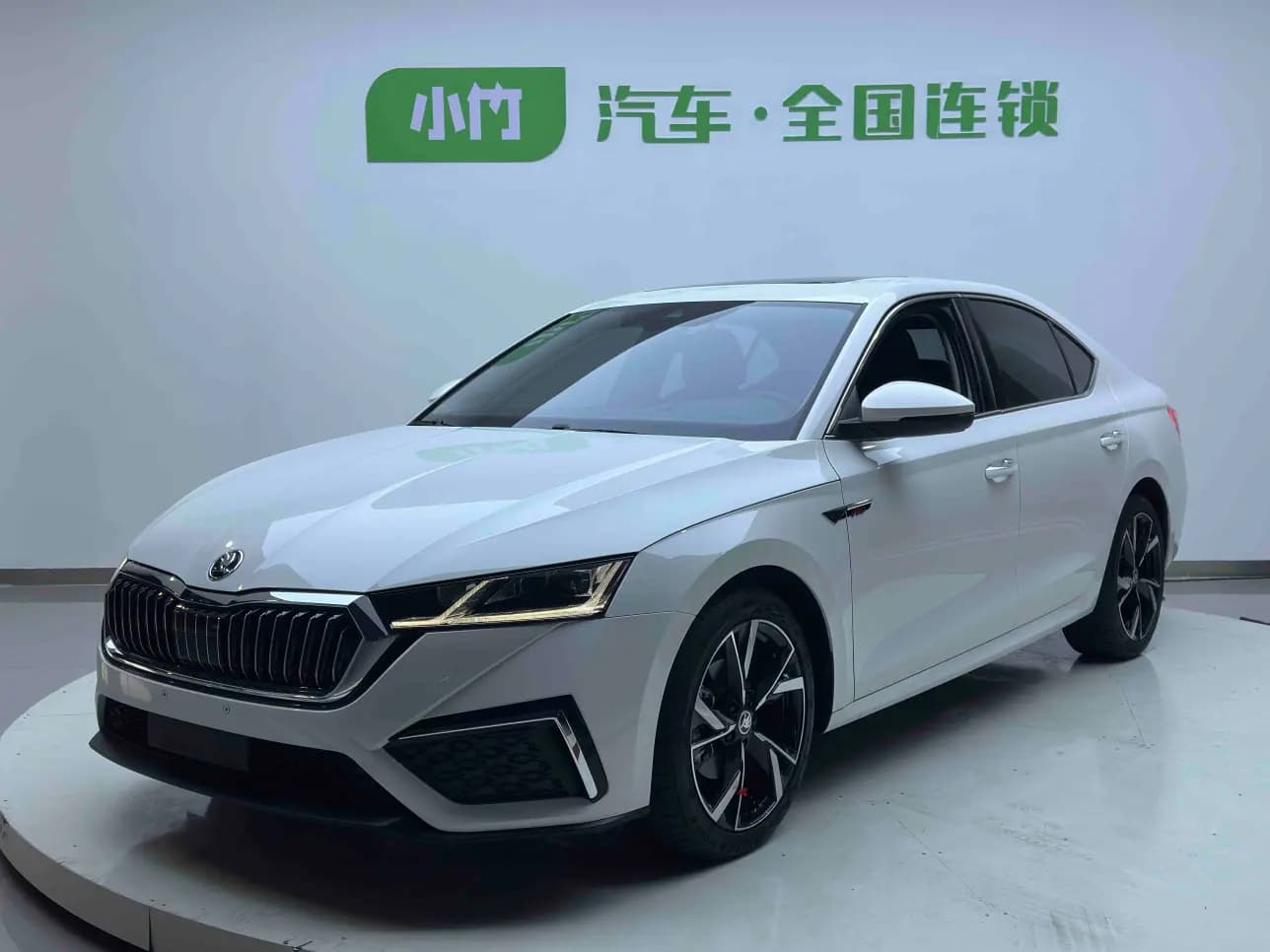 Skoda Octavia 2023 г. 12069 км.