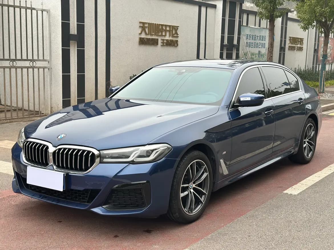 BMW 5 Series 2022 г. 88080 км.
