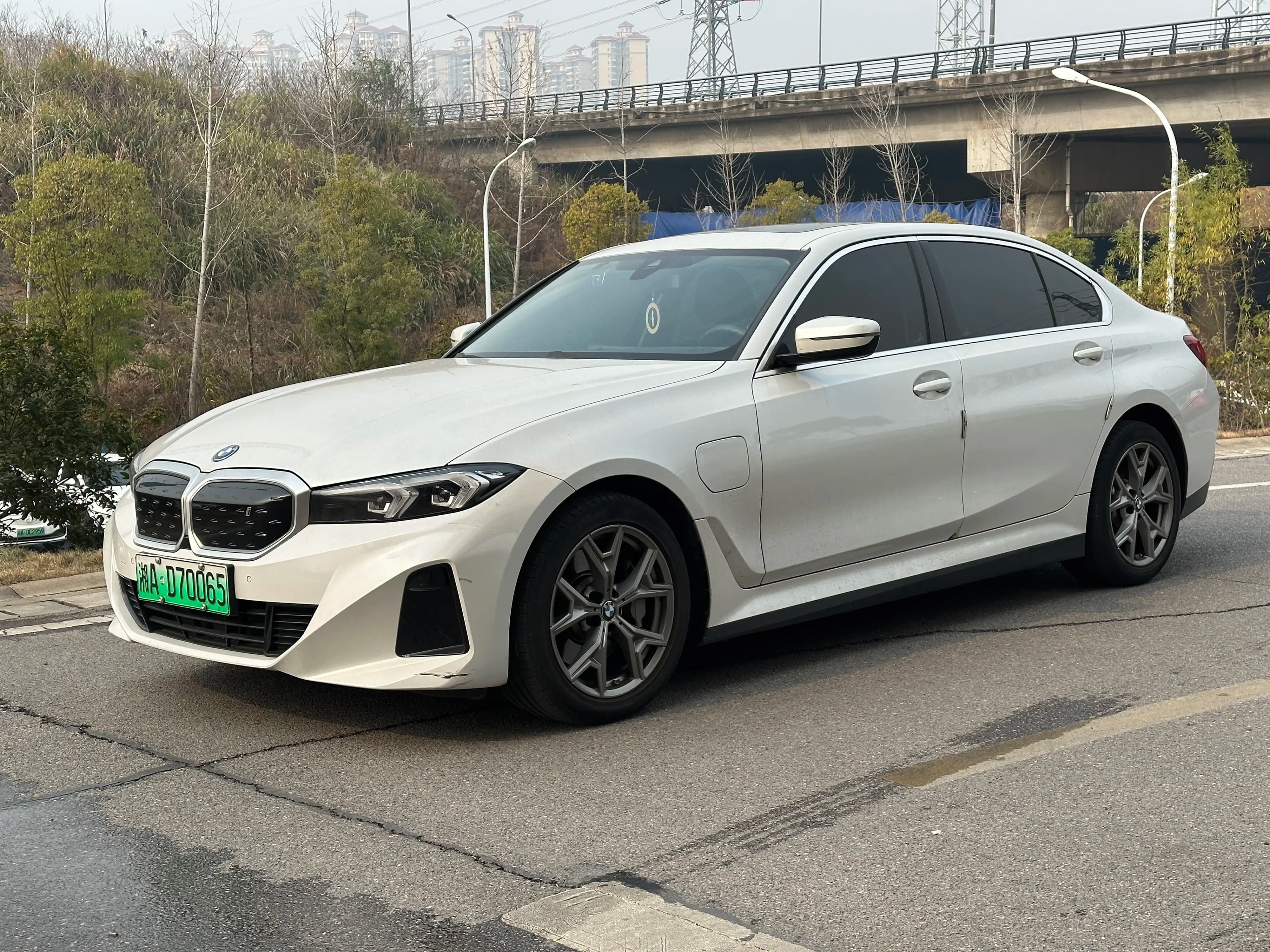 BMW i3 2023 г. 45130 км.