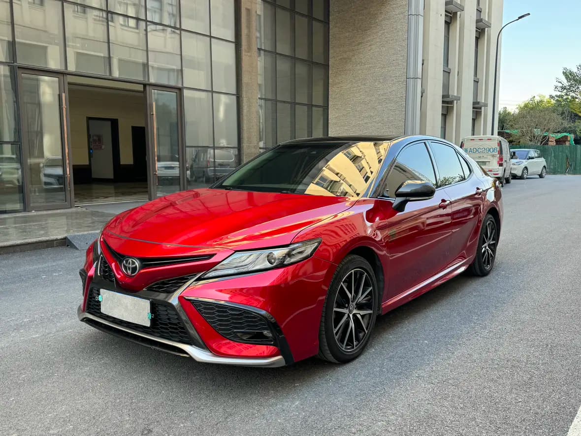 Toyota Camry 2021 г. 76293 км.
