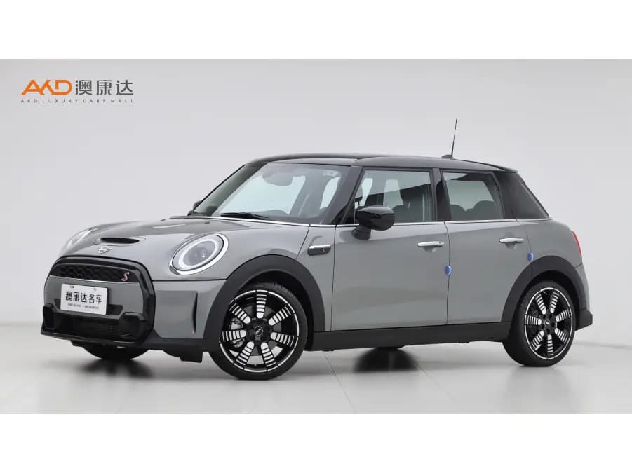 MINI 2022 г. 12200 км.