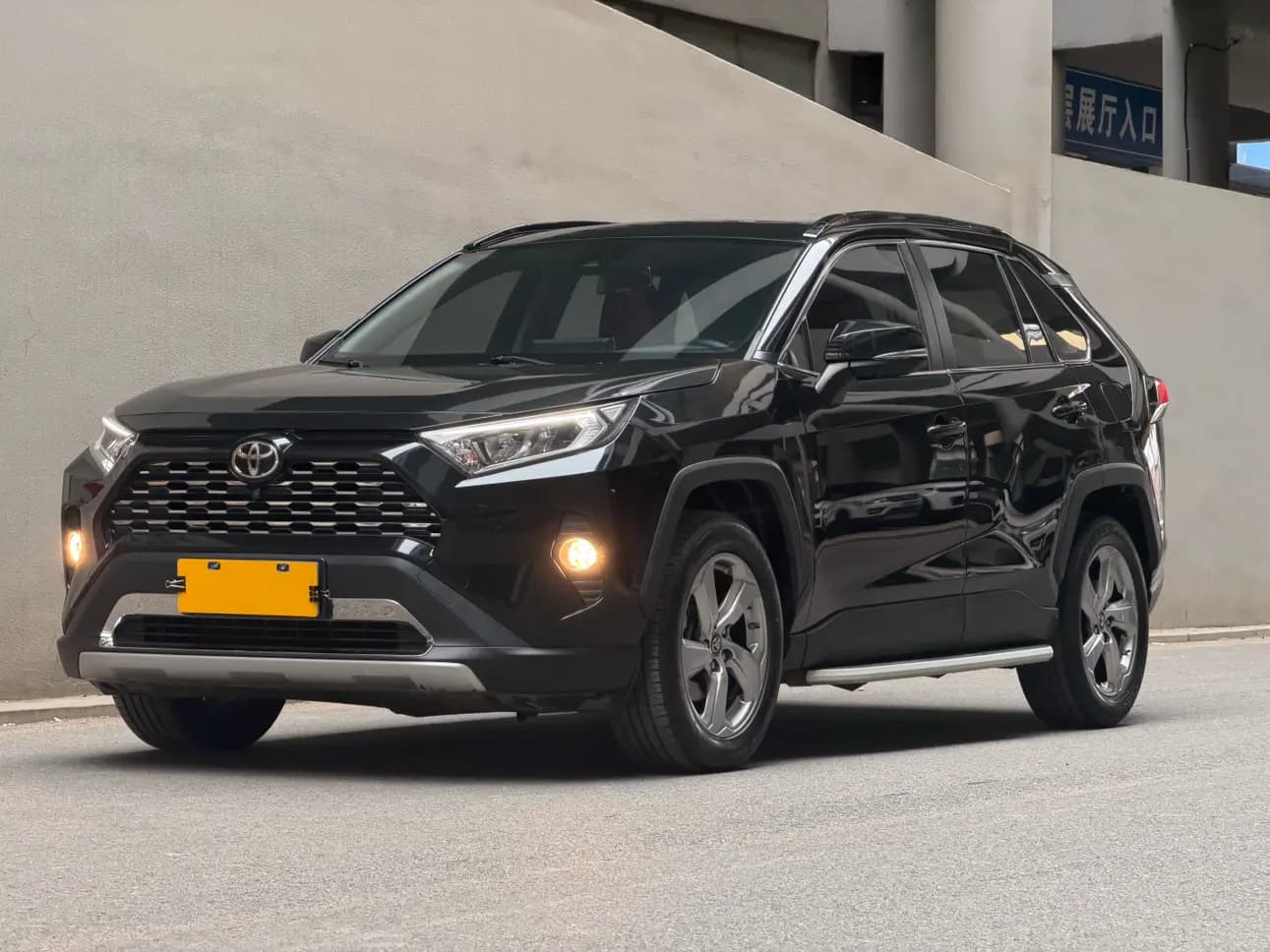Toyota RAV4 2022 г. 30048 км.