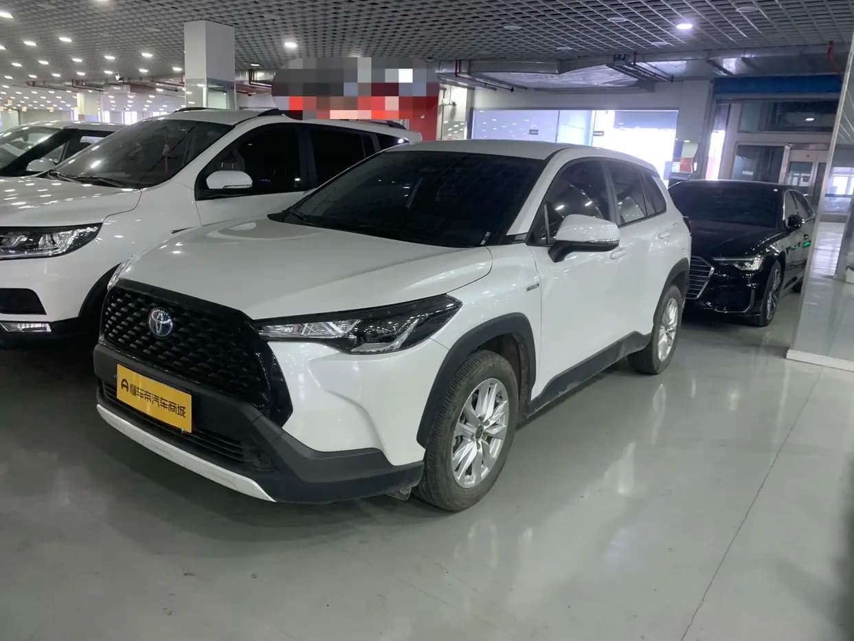 Toyota Corolla Cross 2023 г. 25799 км.