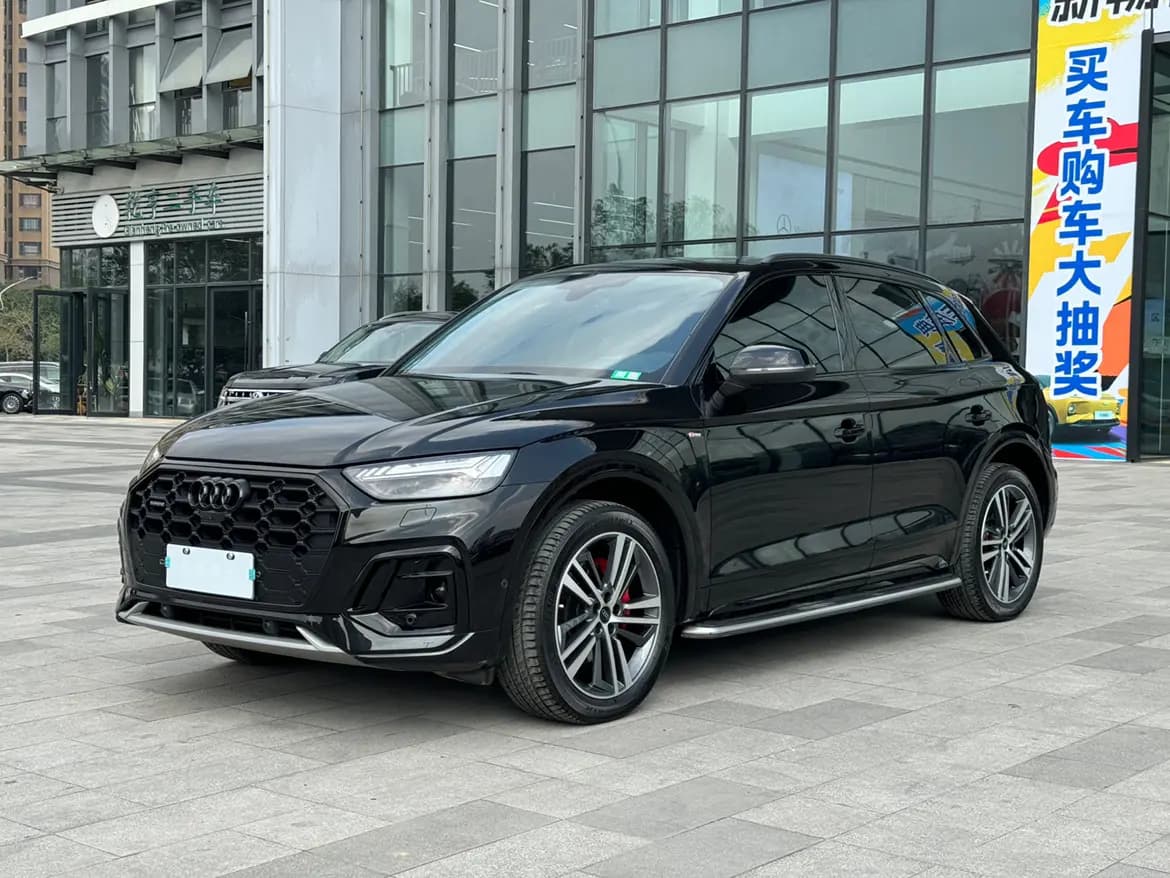 Audi Q5L 2022 г. 59030 км.