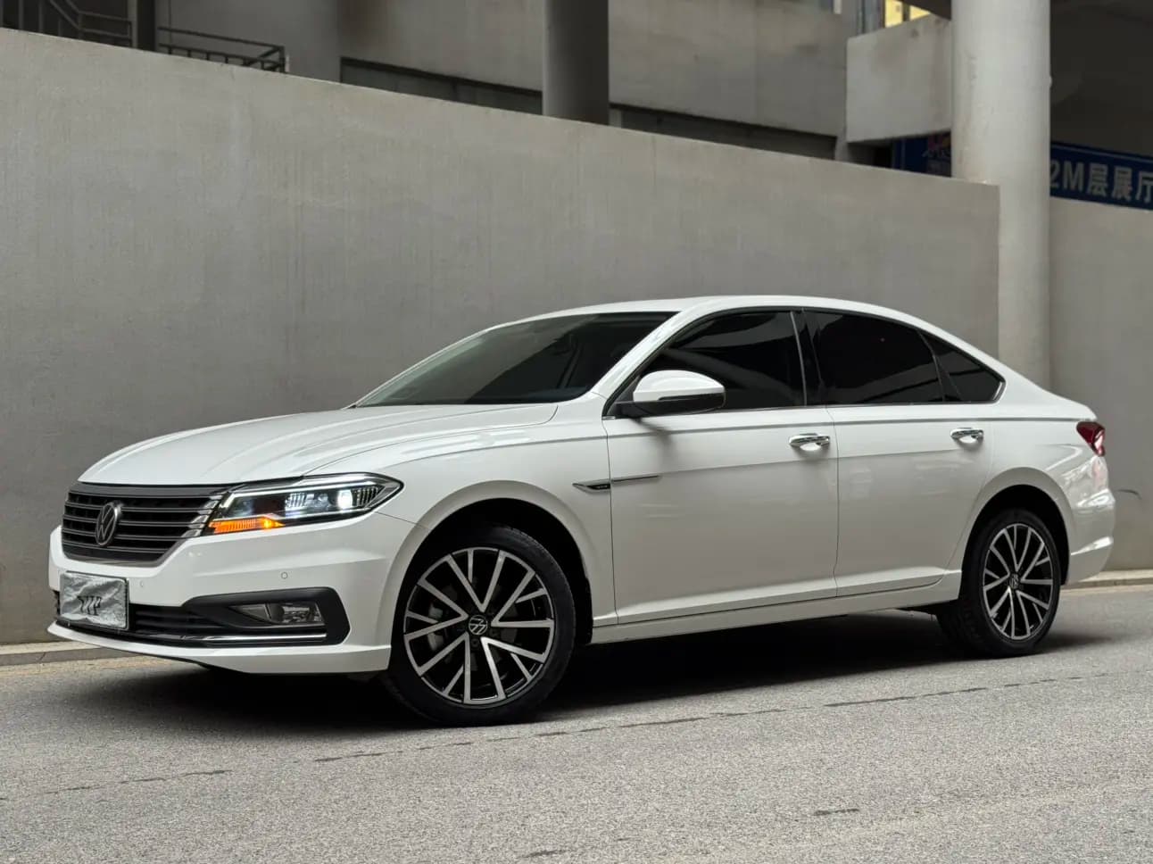 Volkswagen Lavida 2022 г. 24821 км.