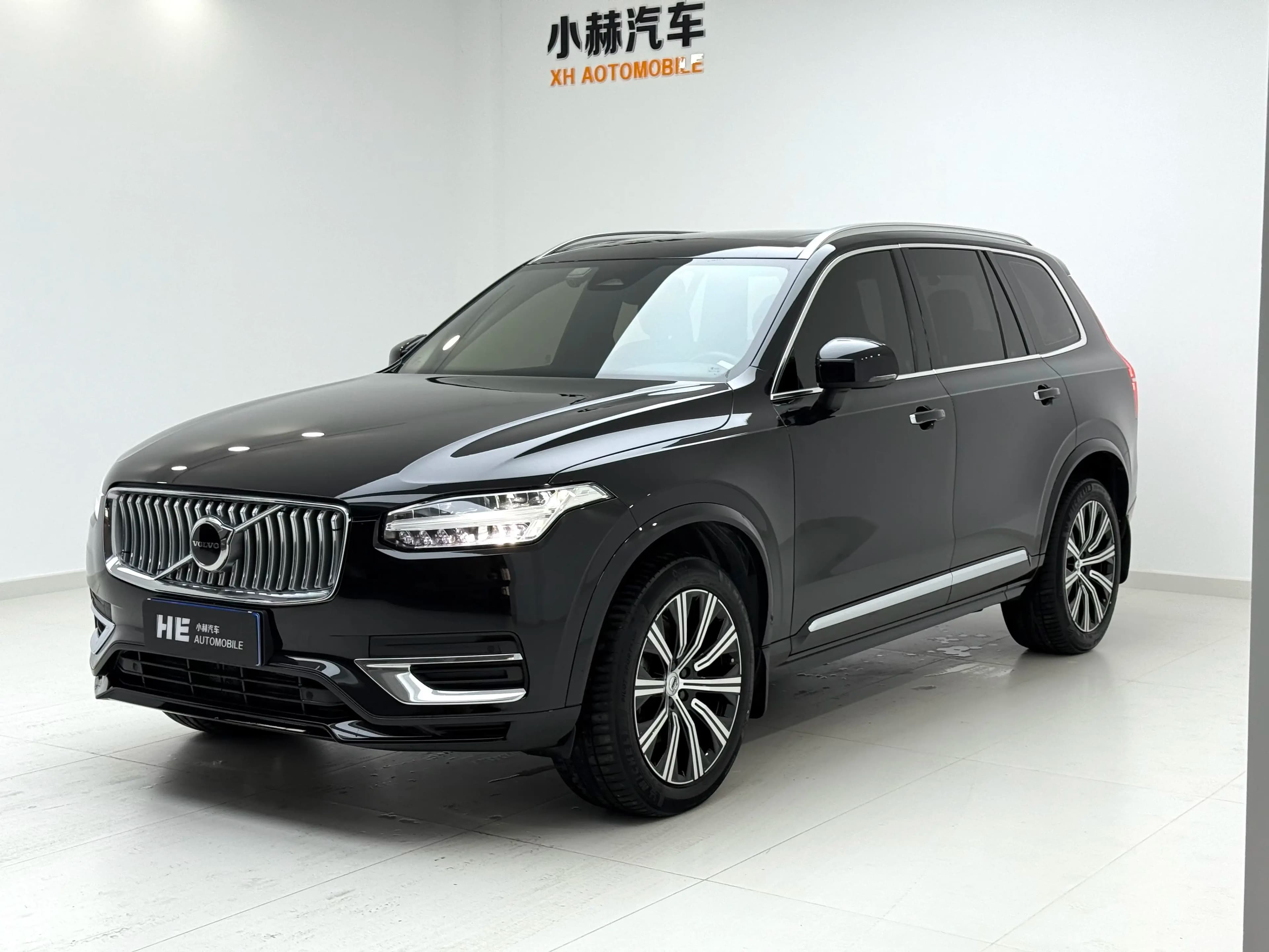 Volvo XC90 2023 г. 72074 км.