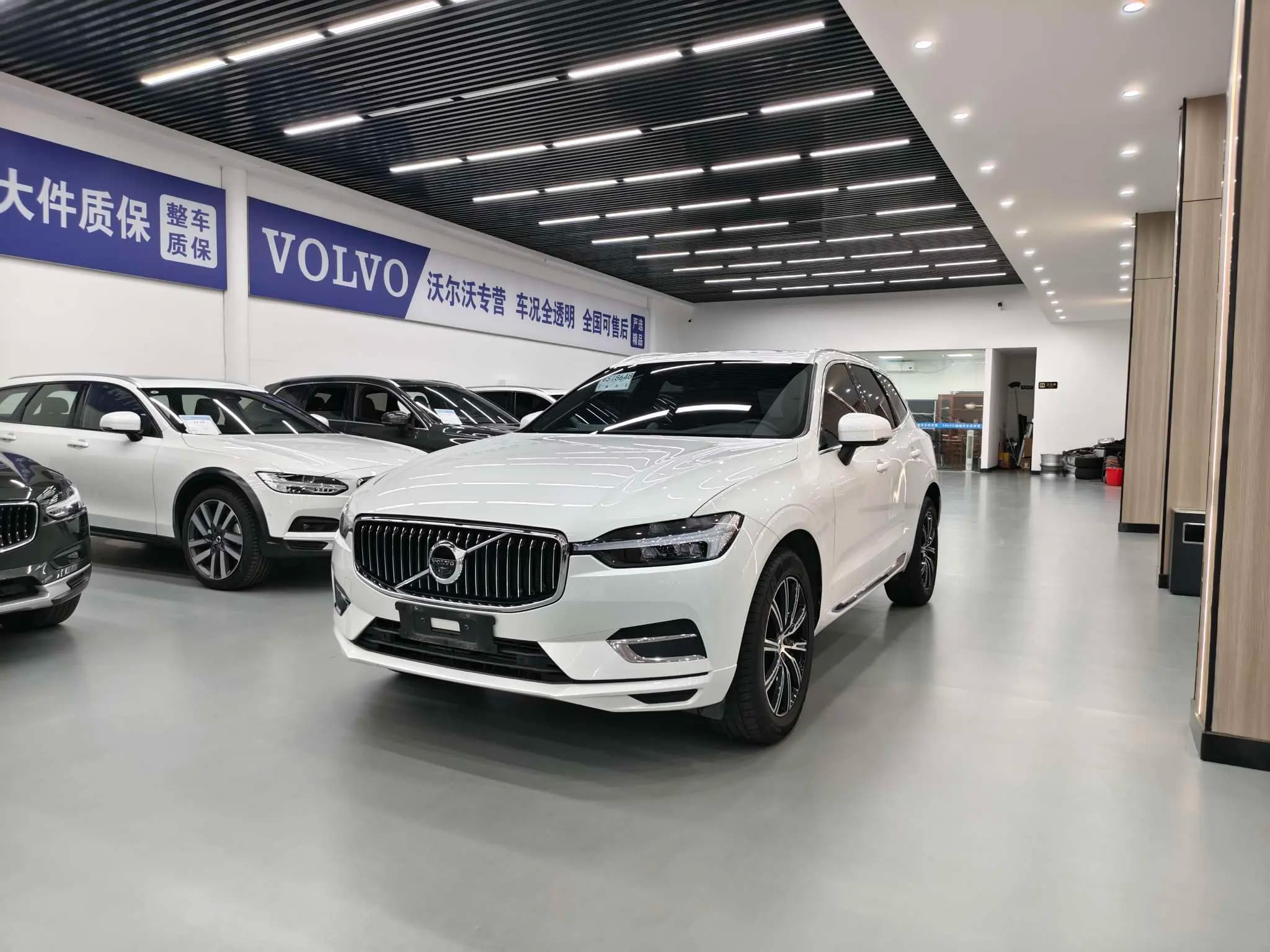 Volvo XC60 2021 г. 71013 км.