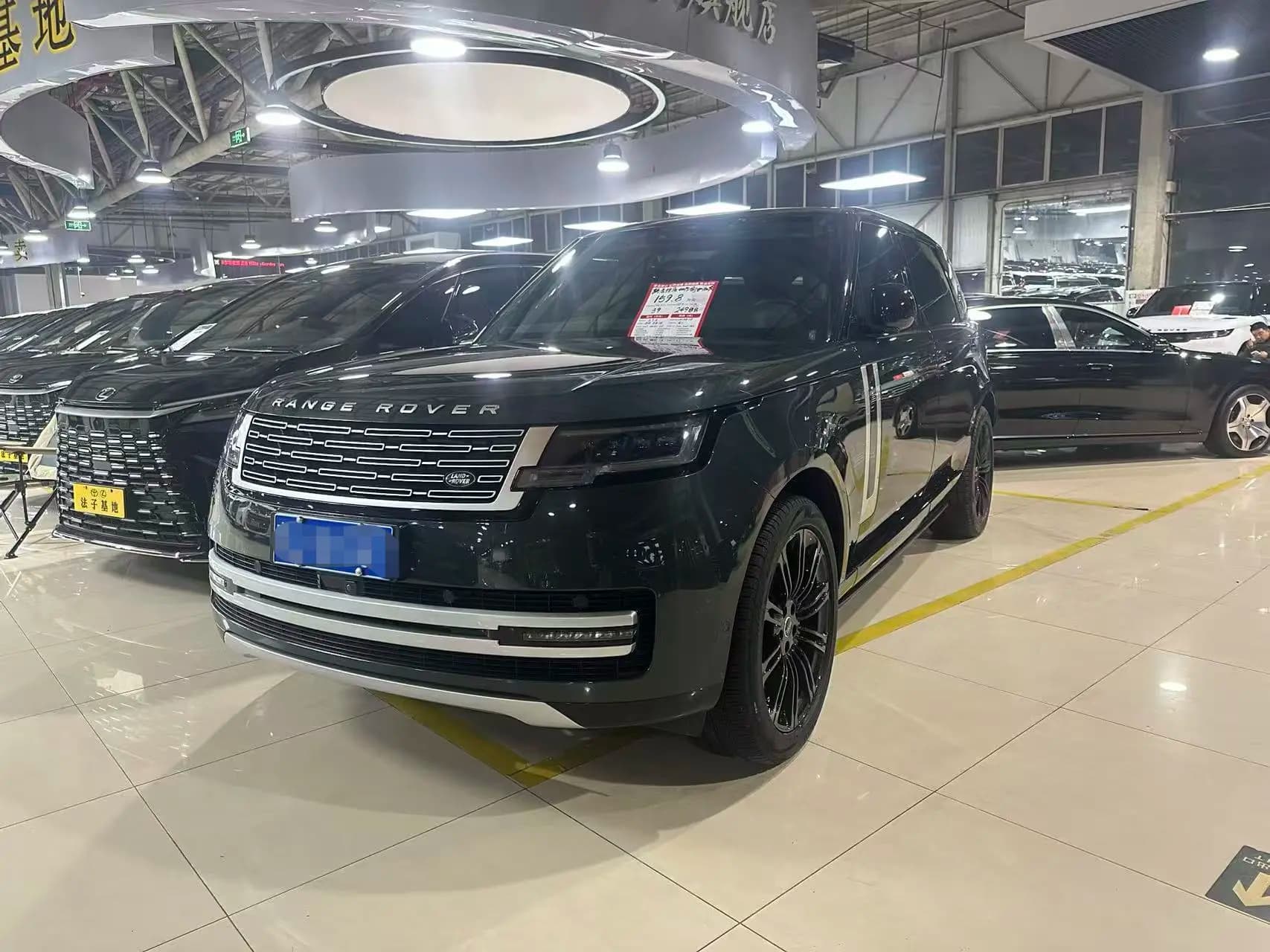 Land Rover Range rover 2024 г. 37104 км.