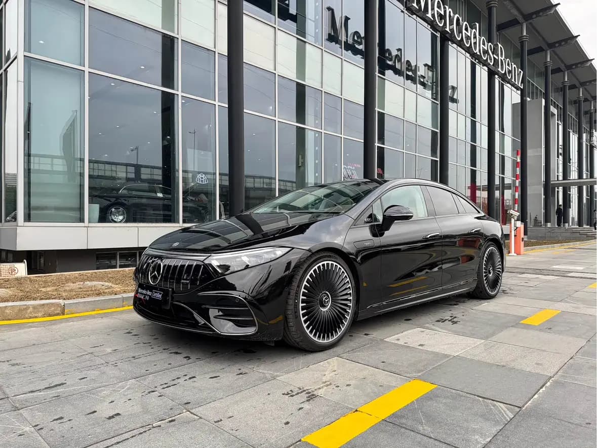 Mercedes-Benz EQS AMG 2025 г. 7063 км.