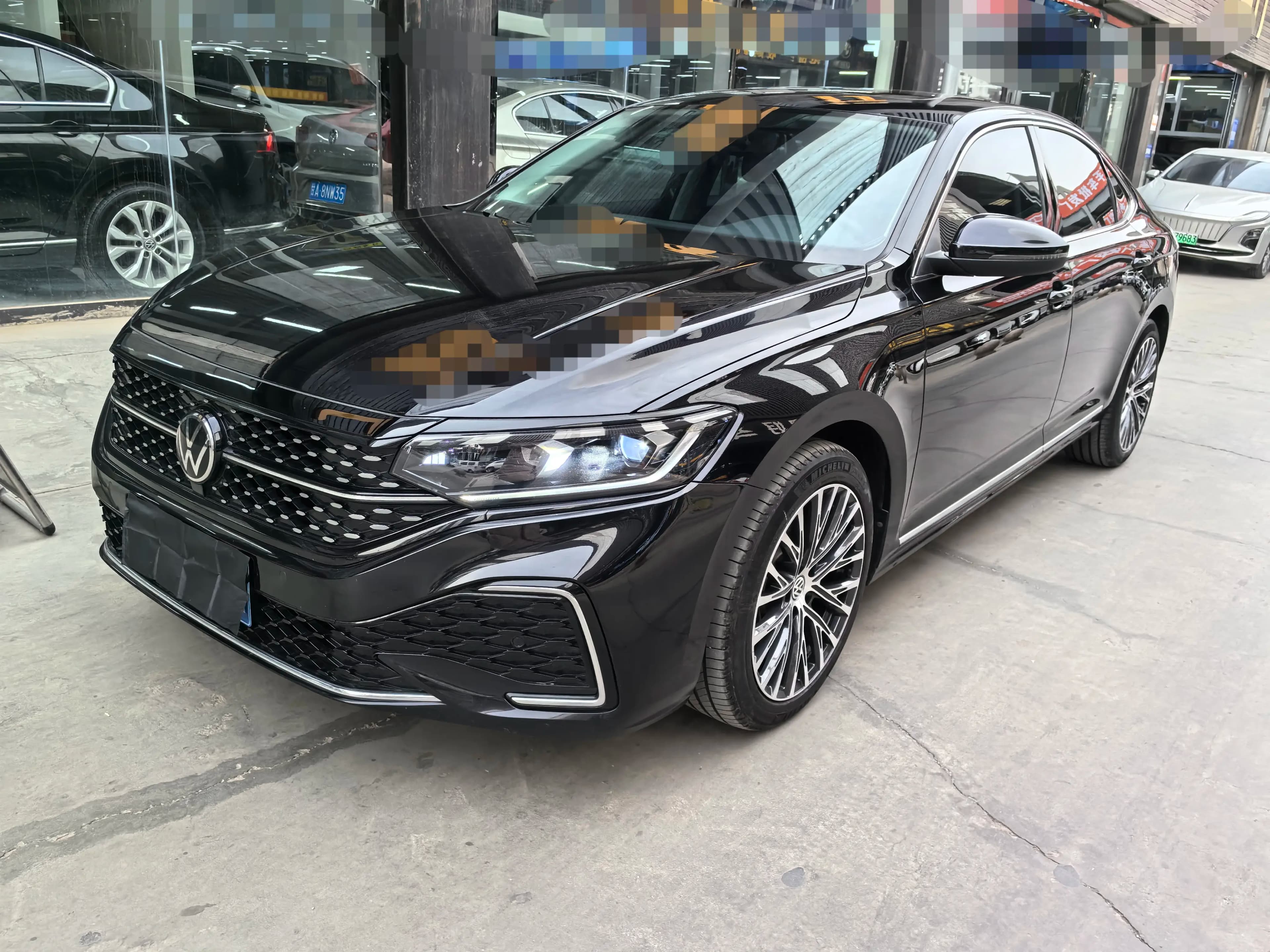 Volkswagen Passat 2023 г. 61033 км.