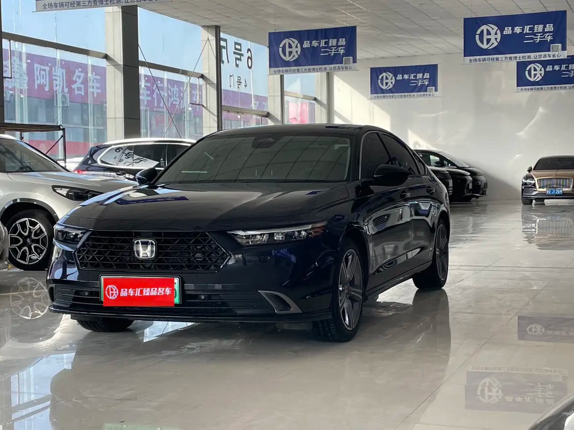 Honda Accord PHEV 2025 г. 1006 км.
