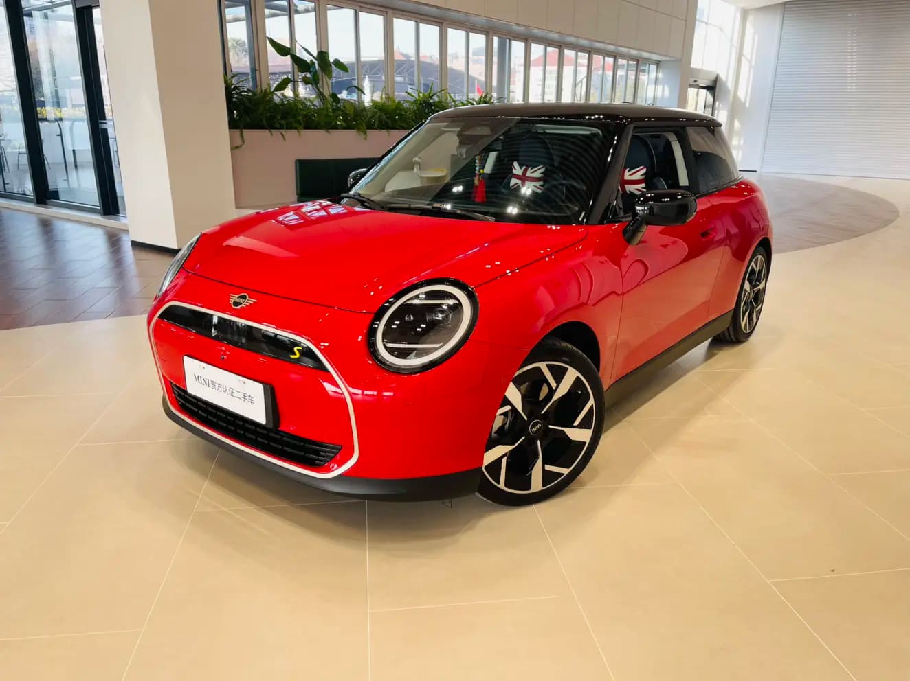 MINI ELECTRIC COOPER 2024 г. 15007 км.