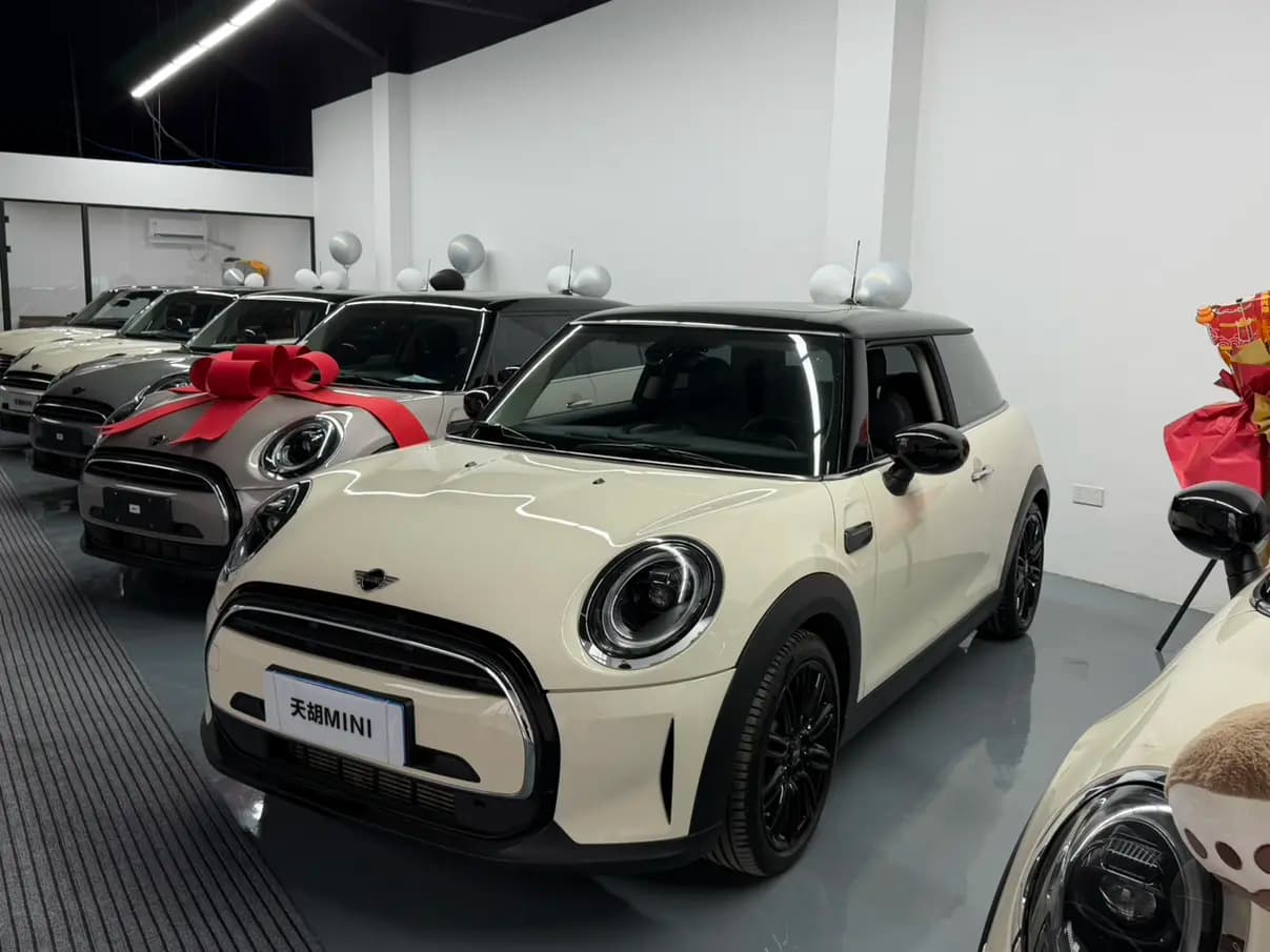 MINI 2021 г. 29118 км.
