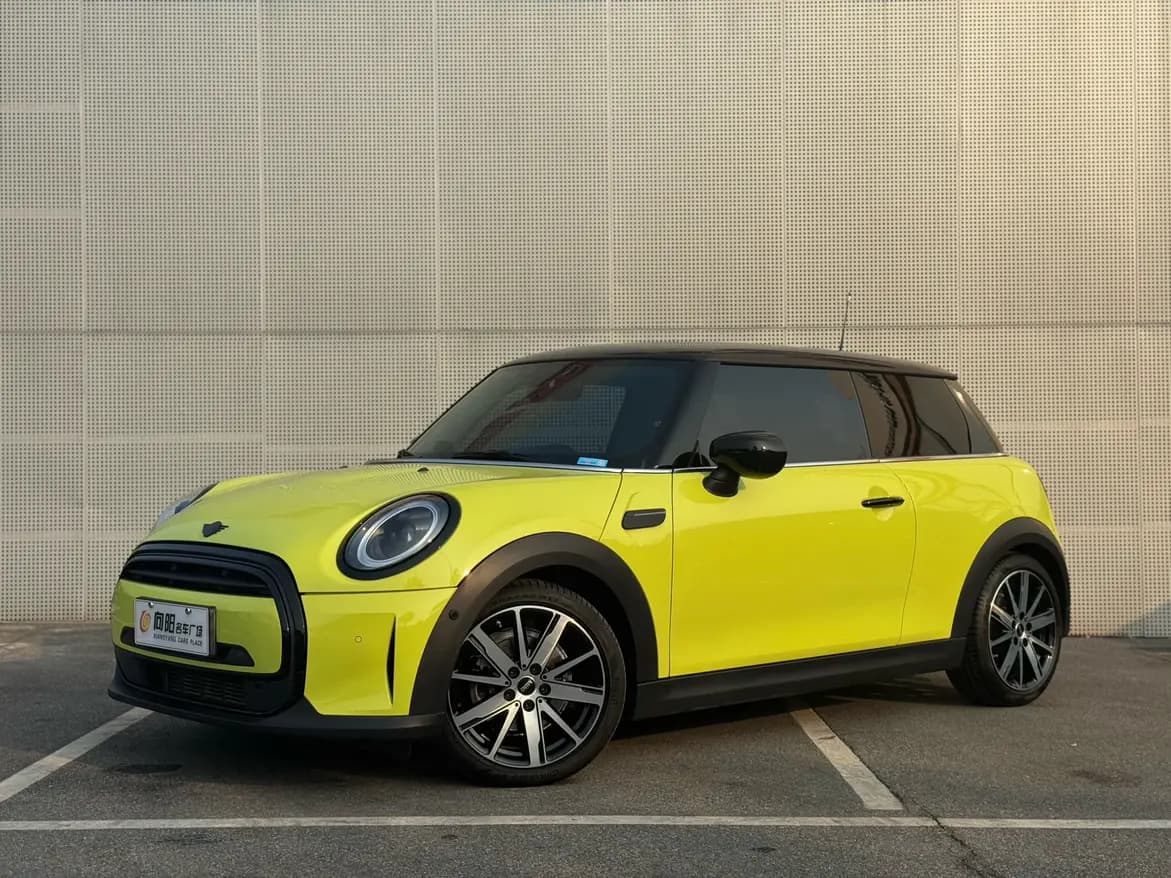 MINI 2023 г. 22116 км.