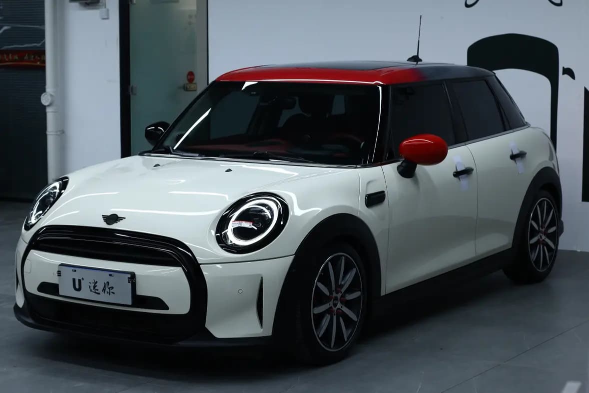 MINI 2022 г. 31114 км.