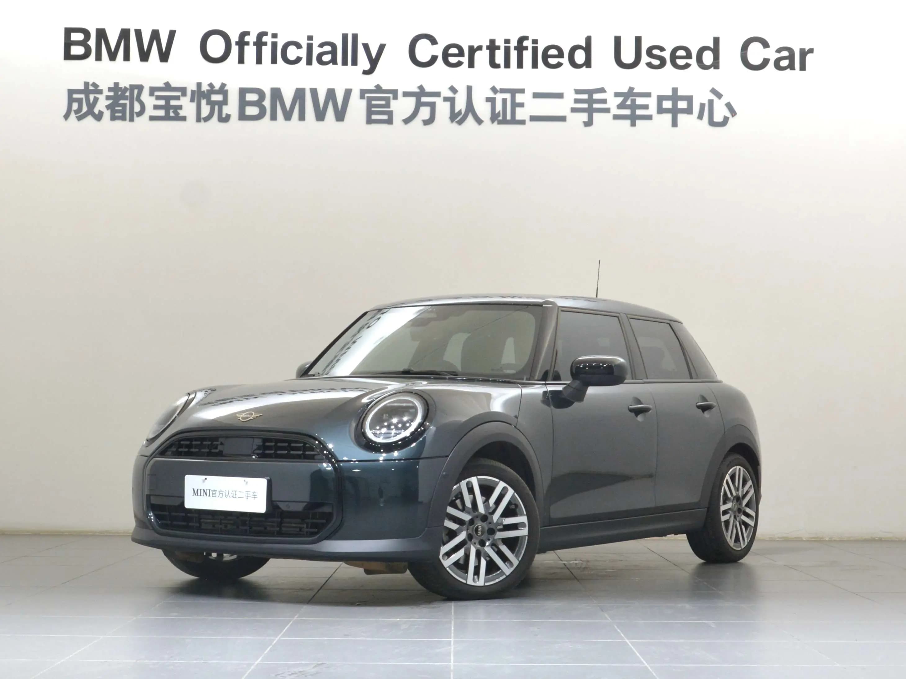 MINI 2025 г. 9112 км.