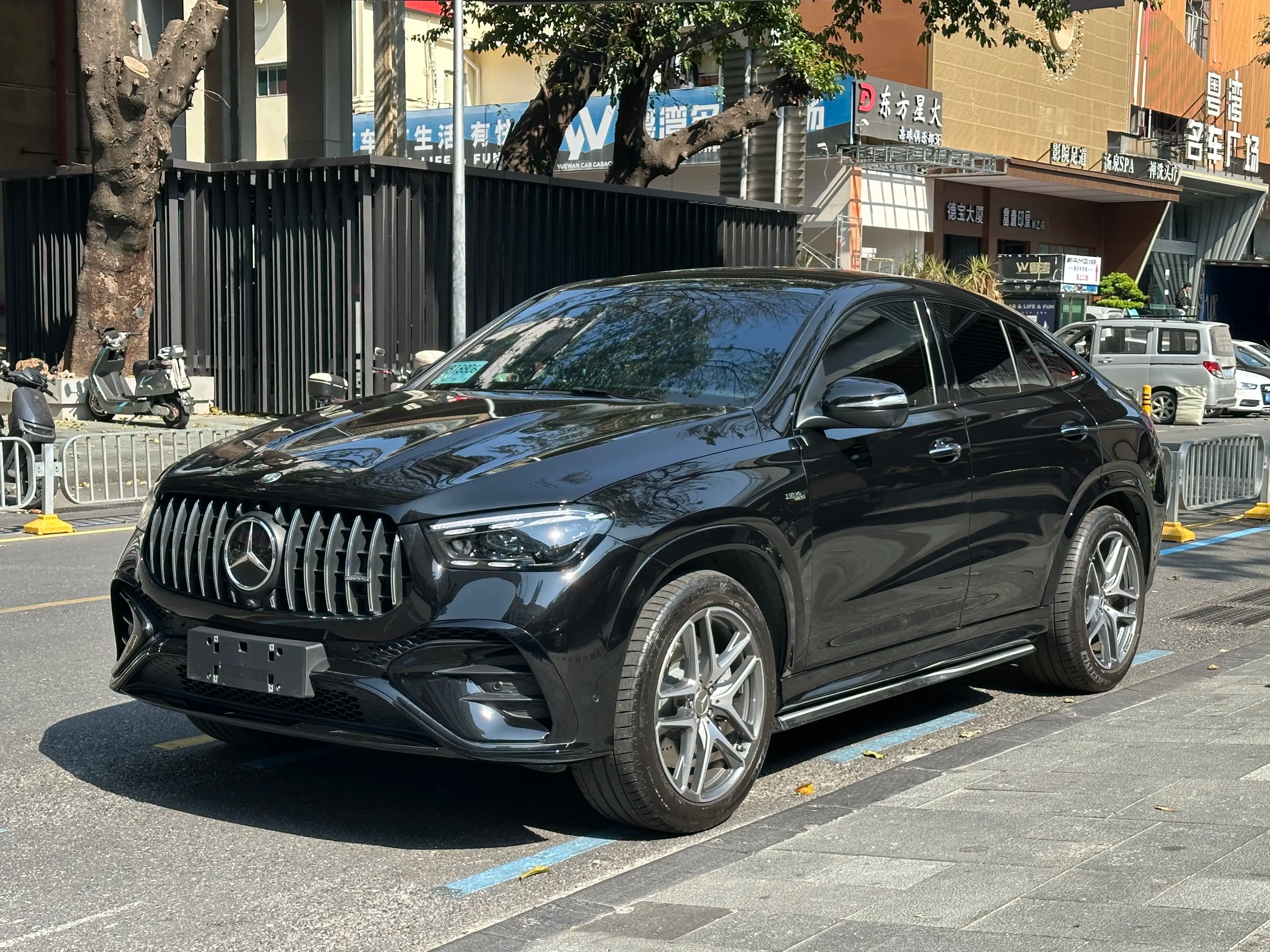Mercedes-Benz GLE AMG 2025 г. 5041 км.